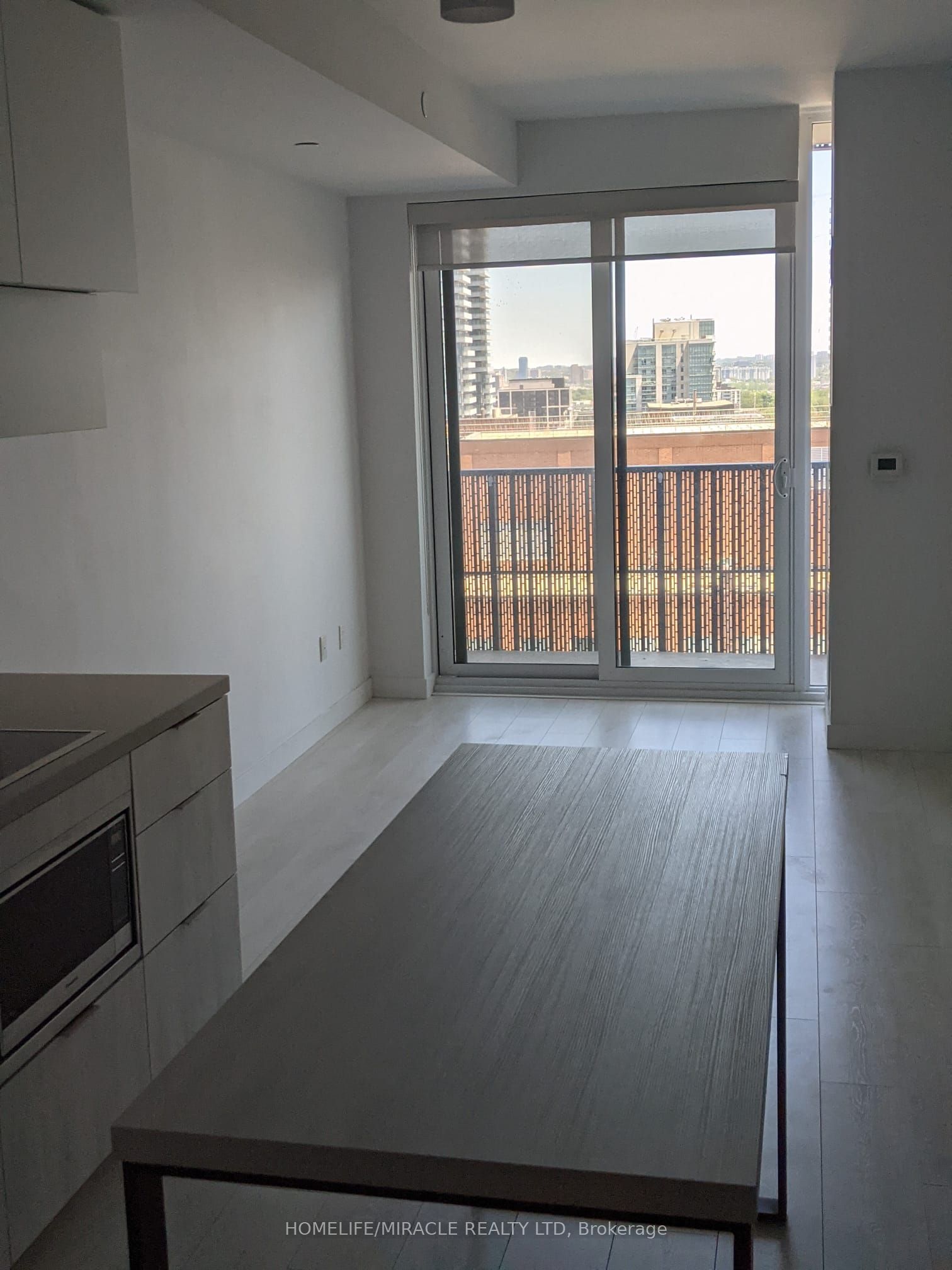 8 Eglinton Avenue E 1410, Toronto, ON M4P 0C1 photo 5