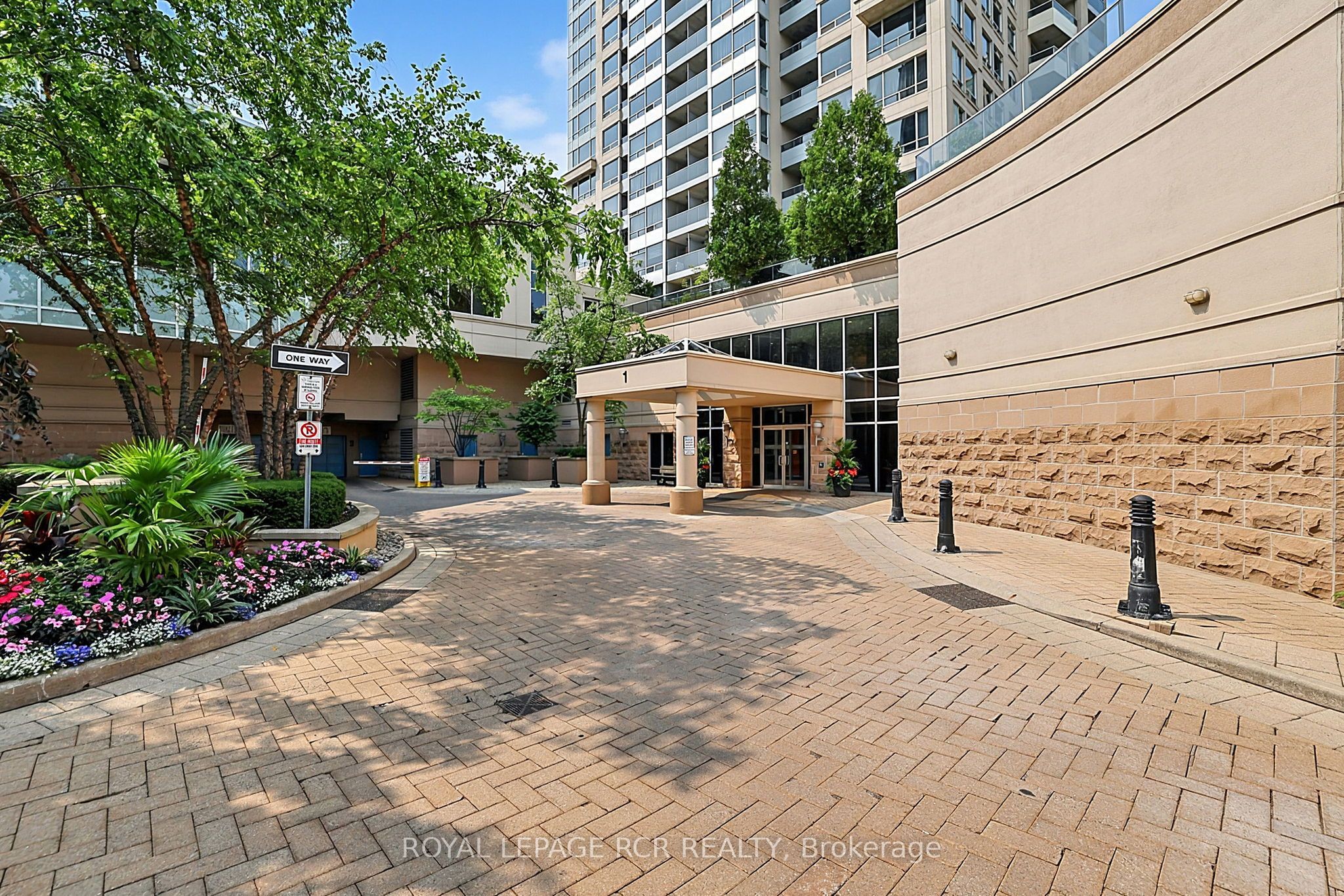1 Rean Drive 113, Toronto, ON M2K 3C1 photo 4