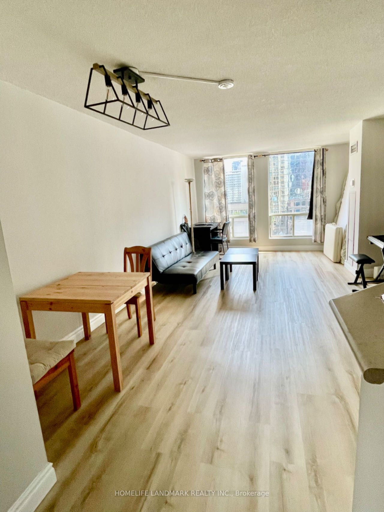 25 Grenville Street 1002, Toronto, ON M4Y 2X5 photo 3
