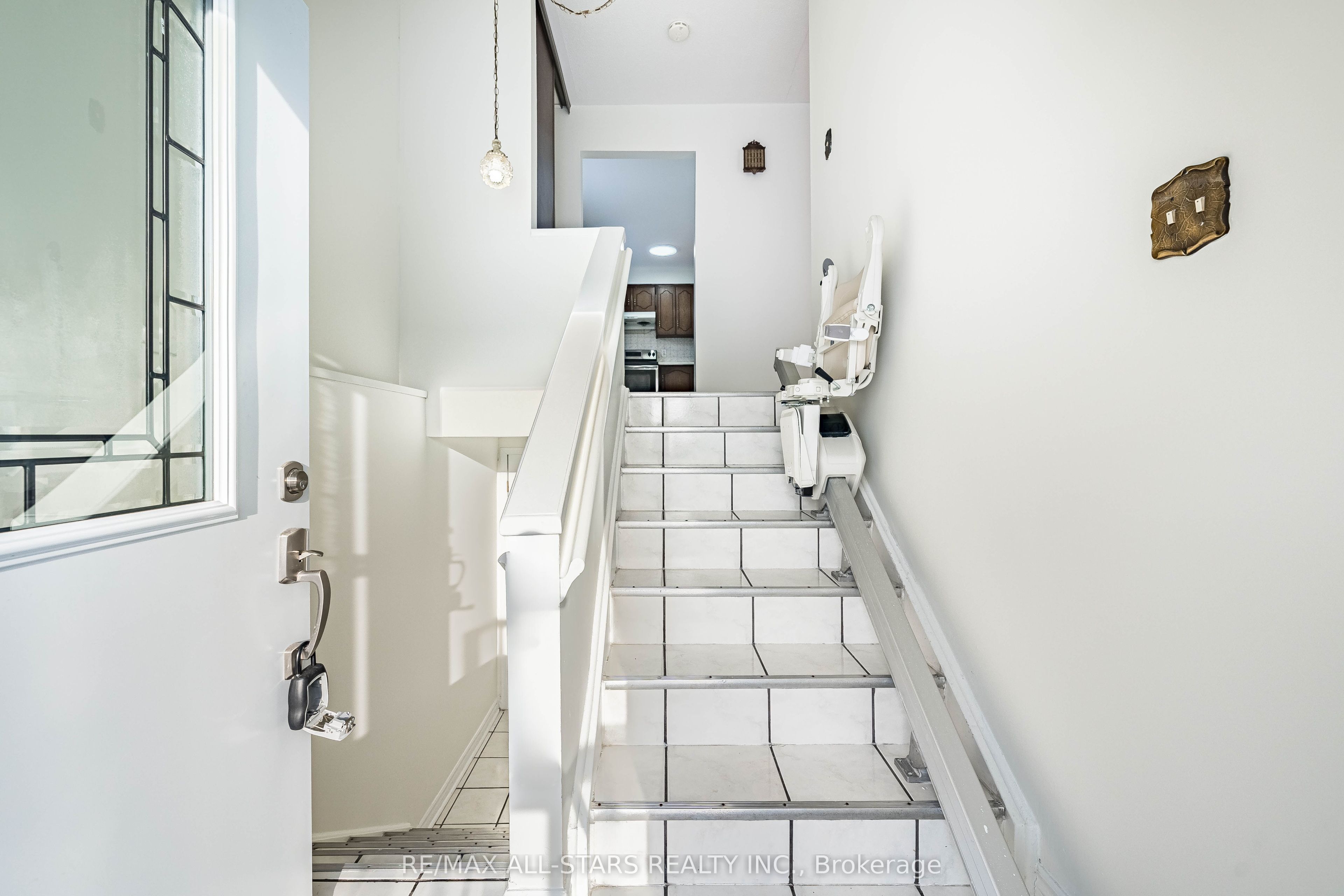 209 Apache Trail, Toronto, ON M2H 2J3 photo 4