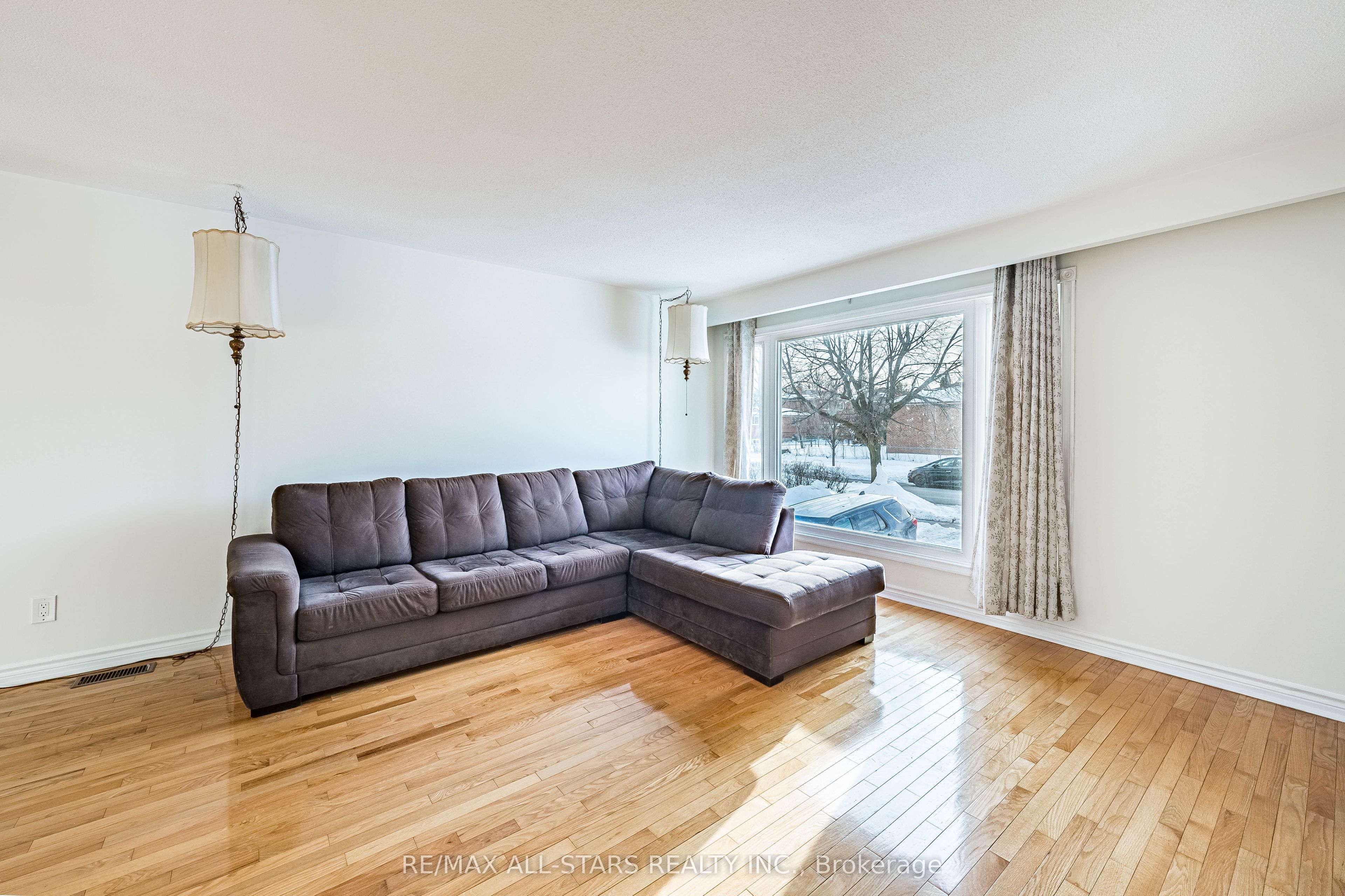 209 Apache Trail, Toronto, ON M2H 2J3 photo 5
