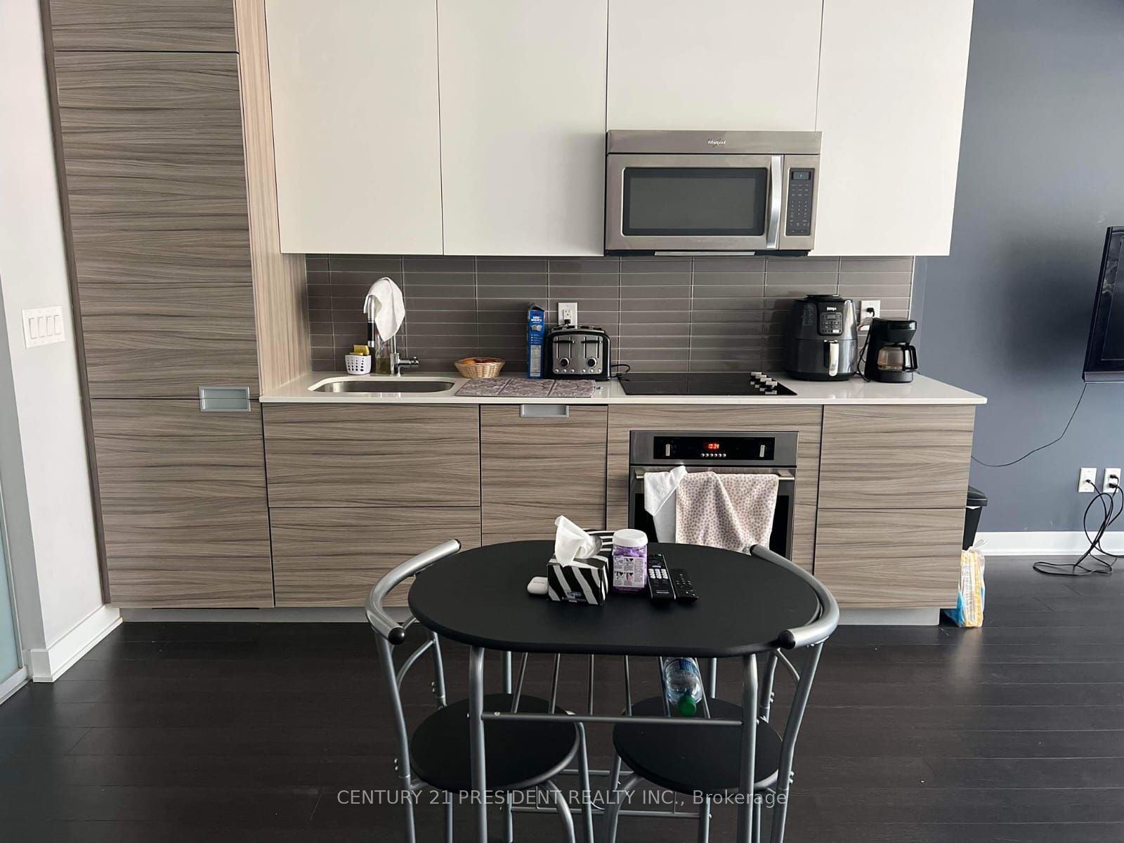 210 Simcoe Street 706, Toronto, ON M5T 1T4 photo 3