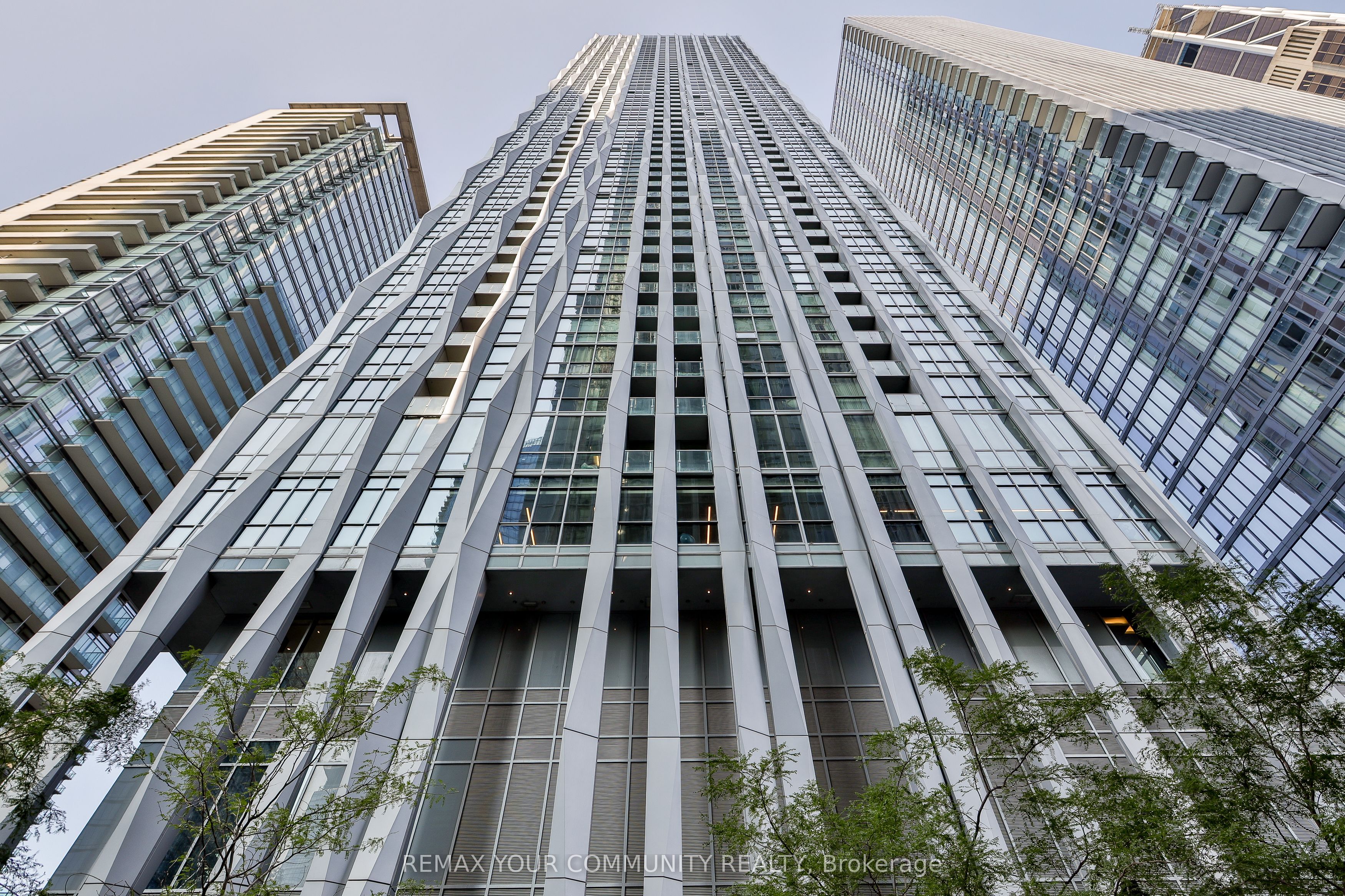 1 Yorkville Avenue 4301, Toronto, ON M4W 0B1