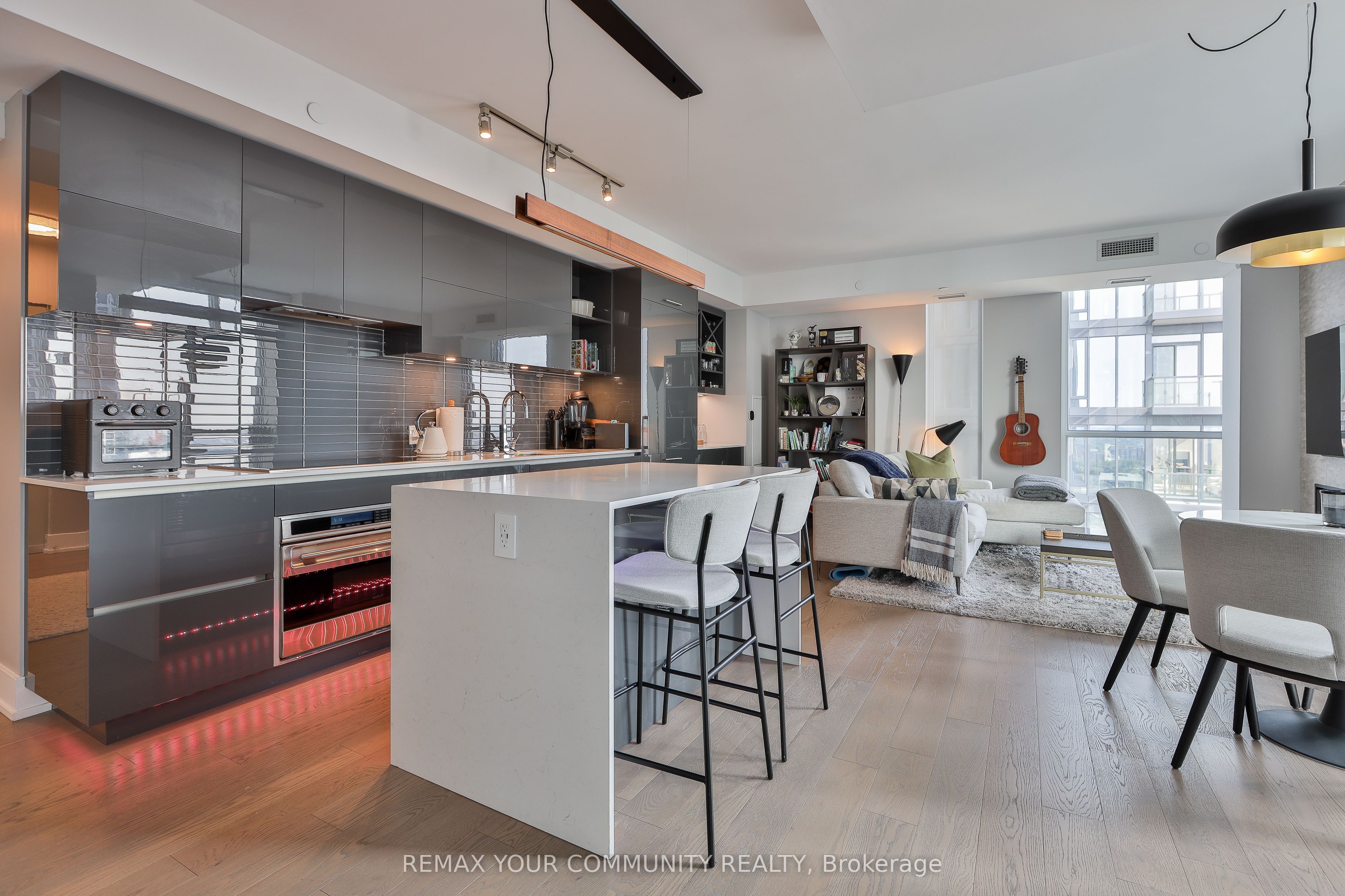 1 Yorkville Avenue 4301, Toronto, ON M4W 0B1 photo 2