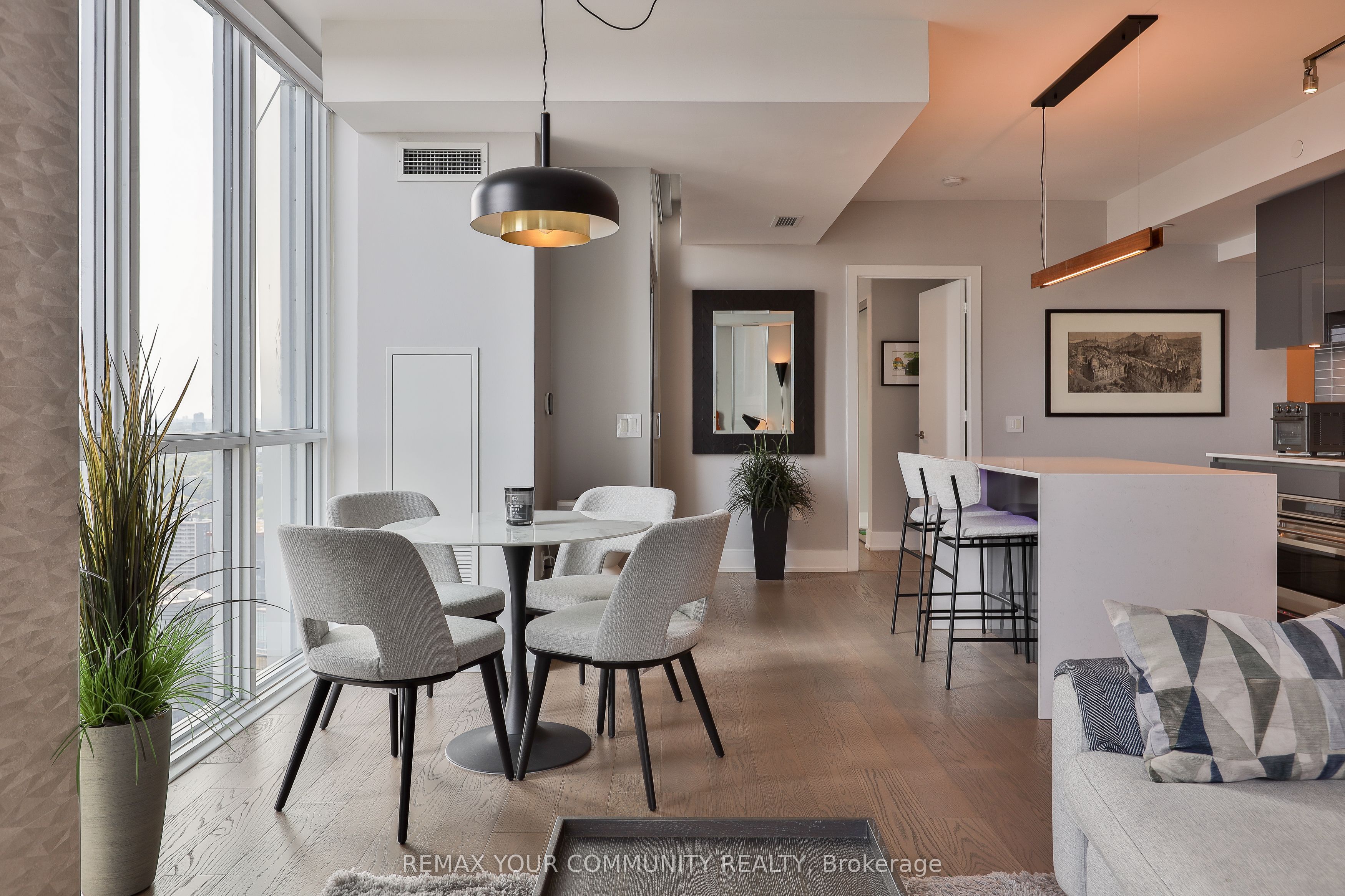 1 Yorkville Avenue 4301, Toronto, ON M4W 0B1 photo 3