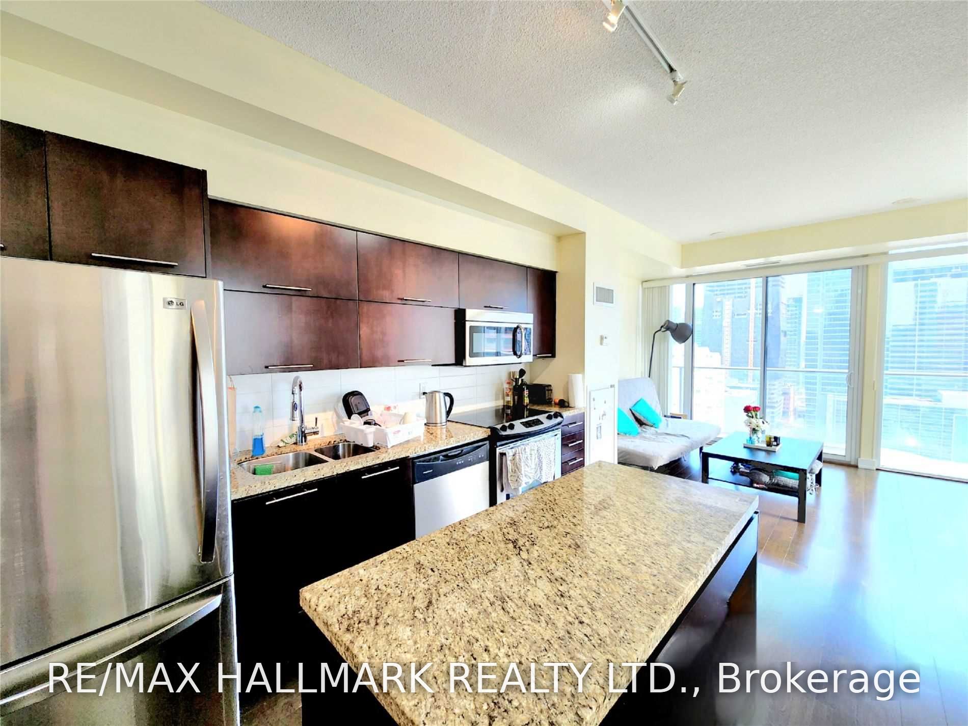 126 Simcoe Street 2703, Toronto, ON M5H 4E6 photo 5