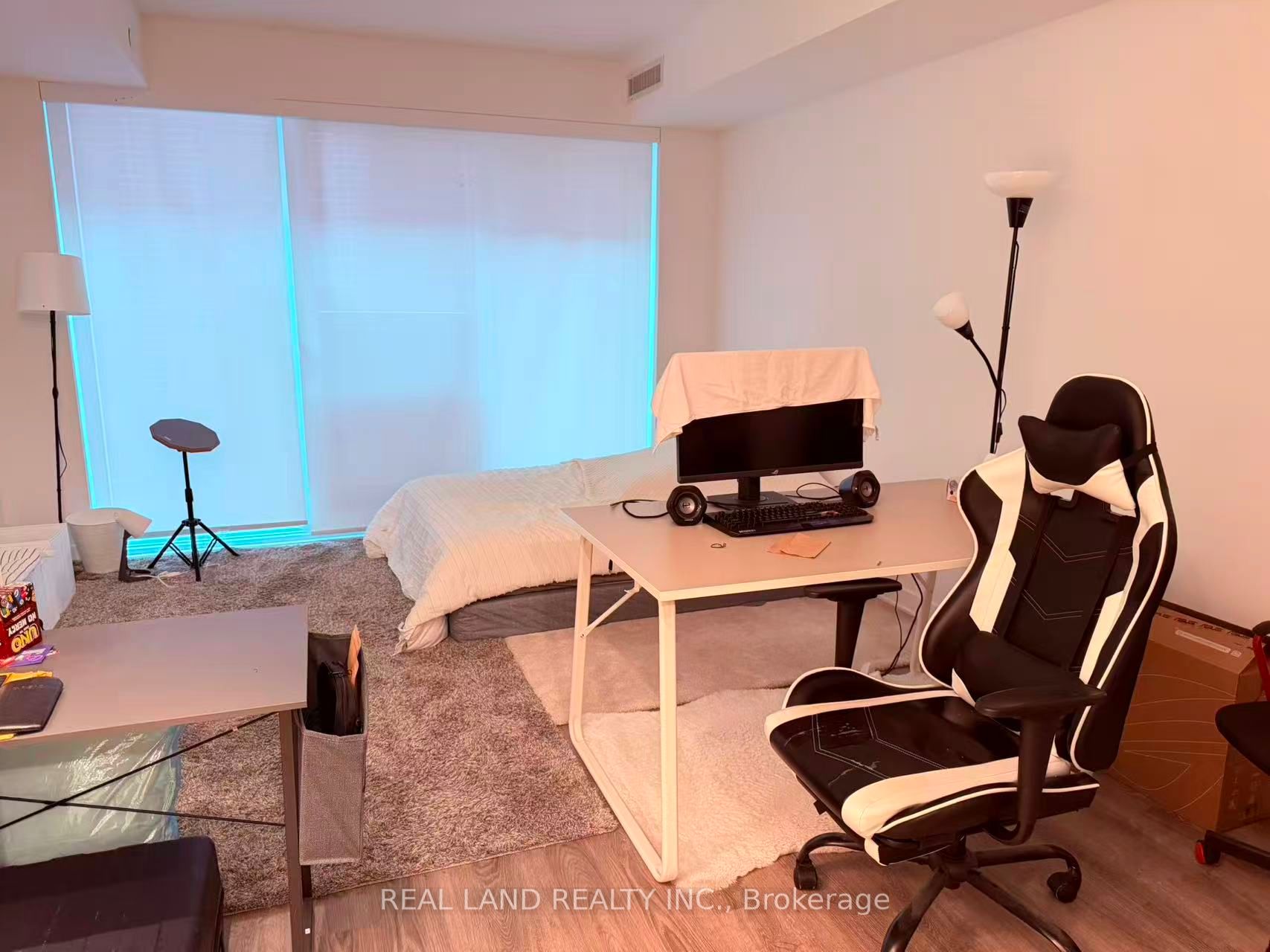 771 Yonge Street 609, Toronto, ON M4W 0B8 photo 3