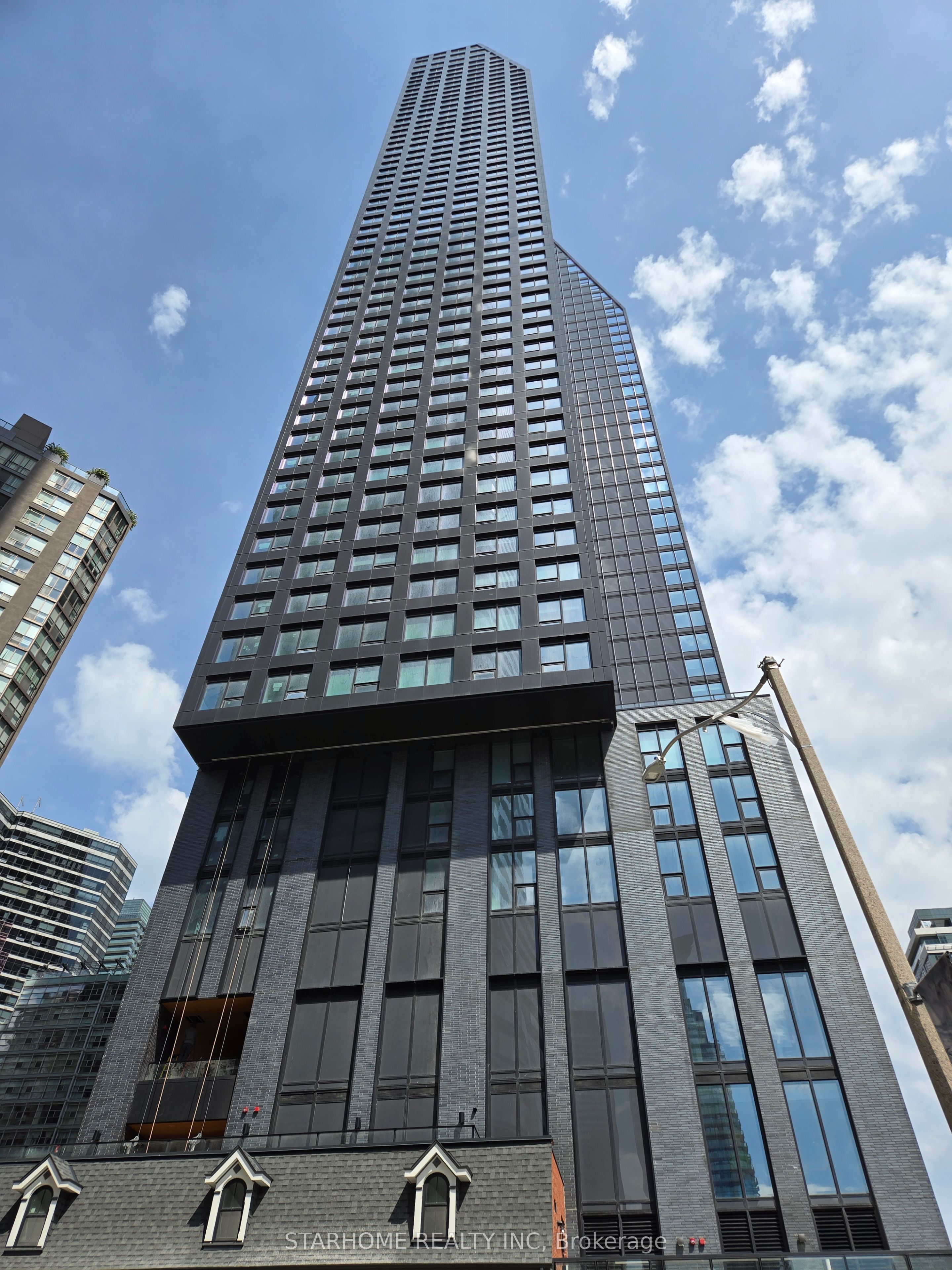 8 Wellesley Street W 4615, Toronto, ON M4Y 0J5