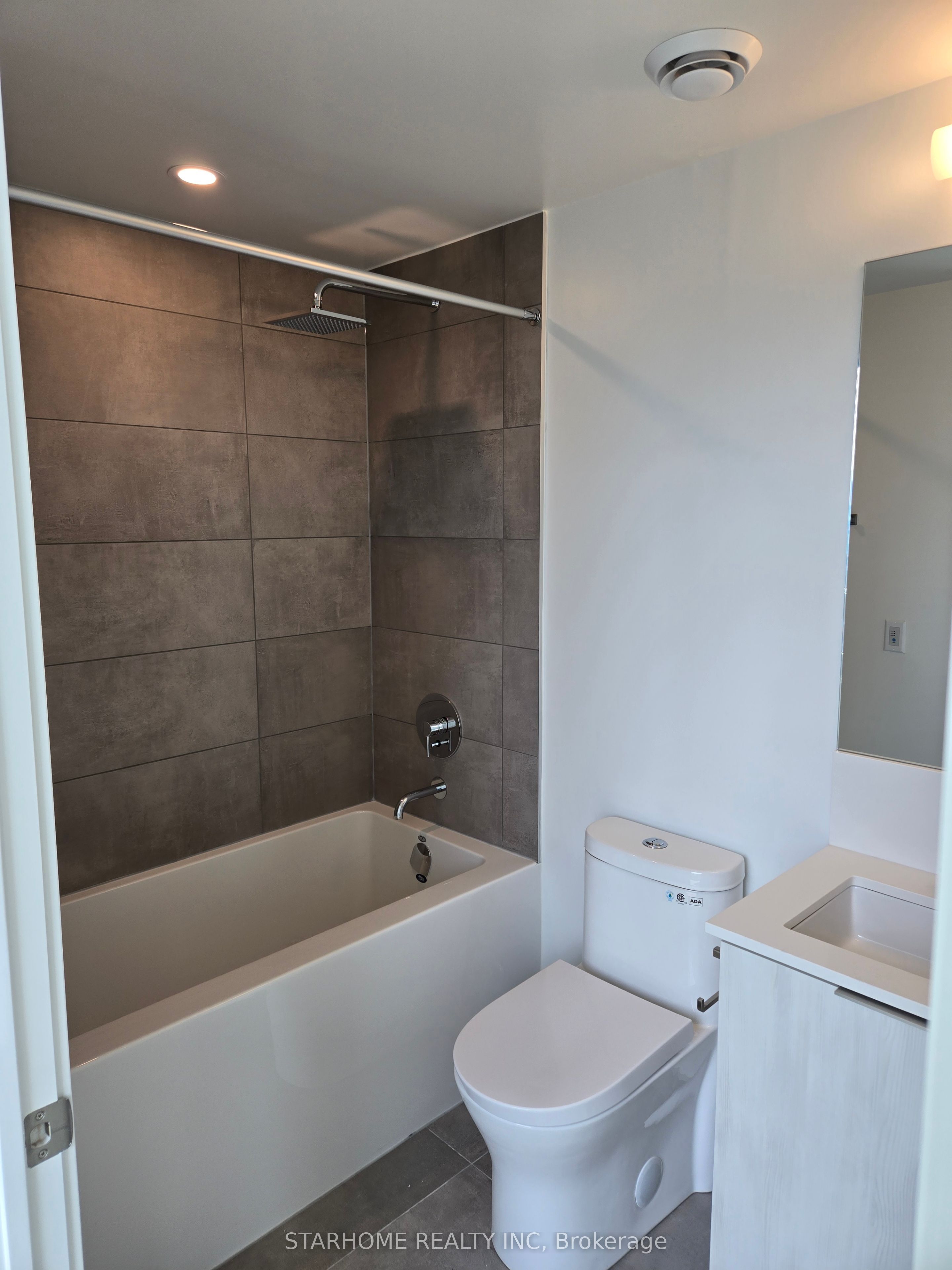 8 Wellesley Street W 4615, Toronto, ON M4Y 0J5 photo 5