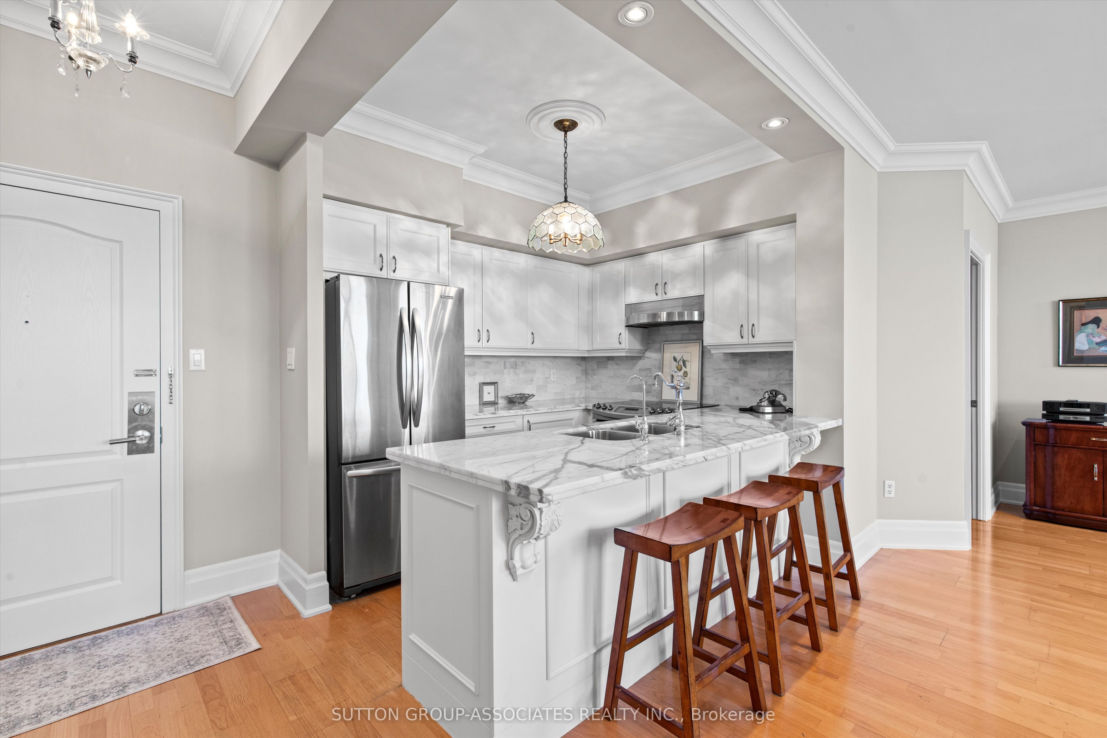 18 Wanless Avenue PH6, Toronto, ON M4N 3R9 photo 3