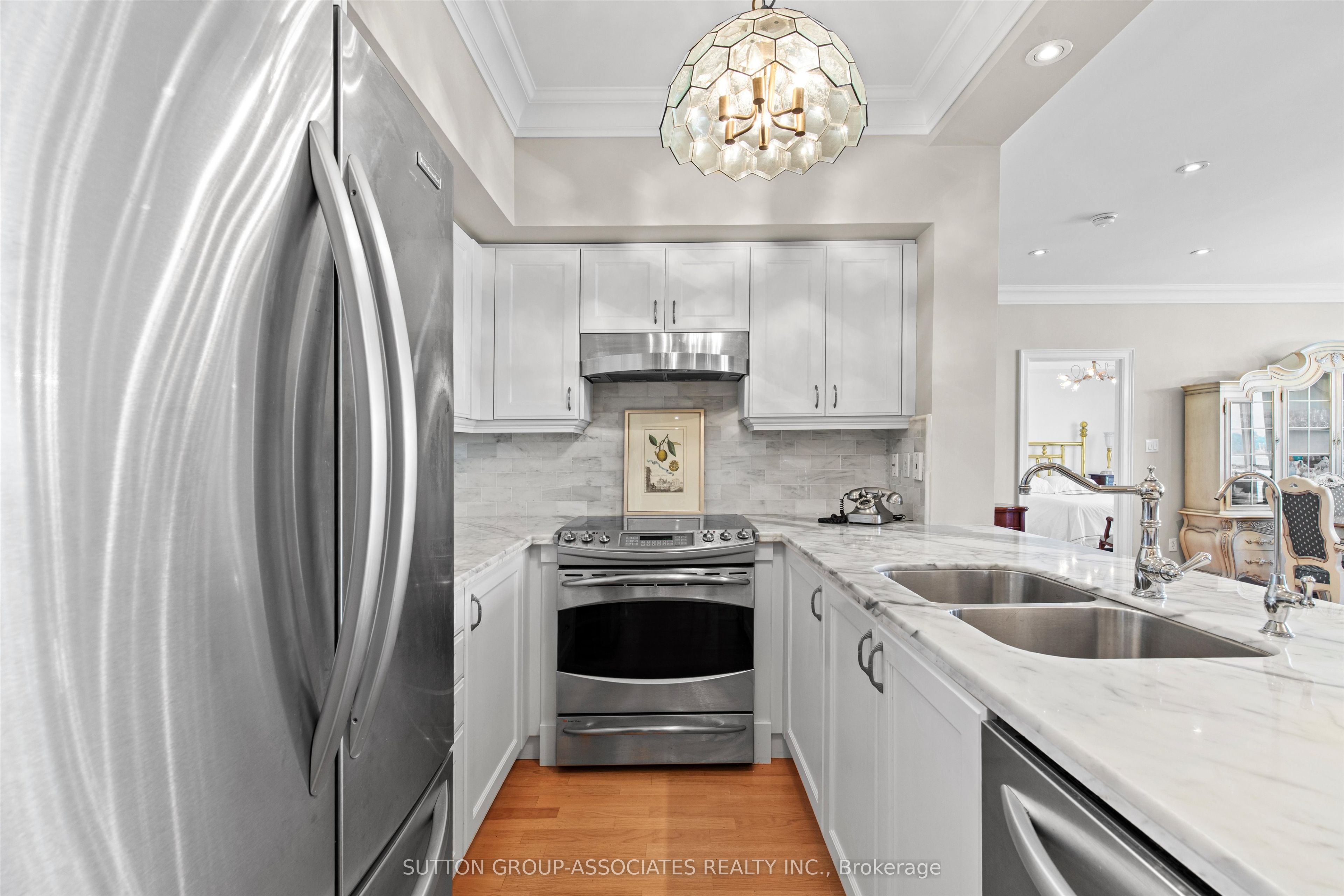 18 Wanless Avenue PH6, Toronto, ON M4N 3R9 photo 5