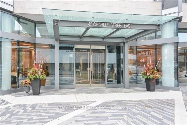 45 Charles Street E 1810, Toronto, ON M4Y 1S2 photo 2