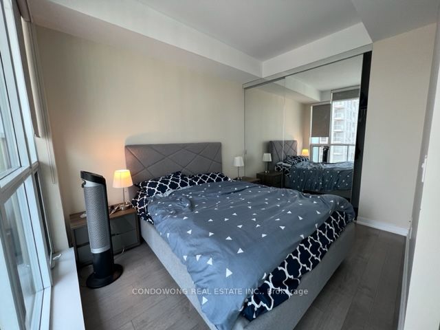 770 Bay Street 1803, Toronto, ON M5G 0A6 photo 5