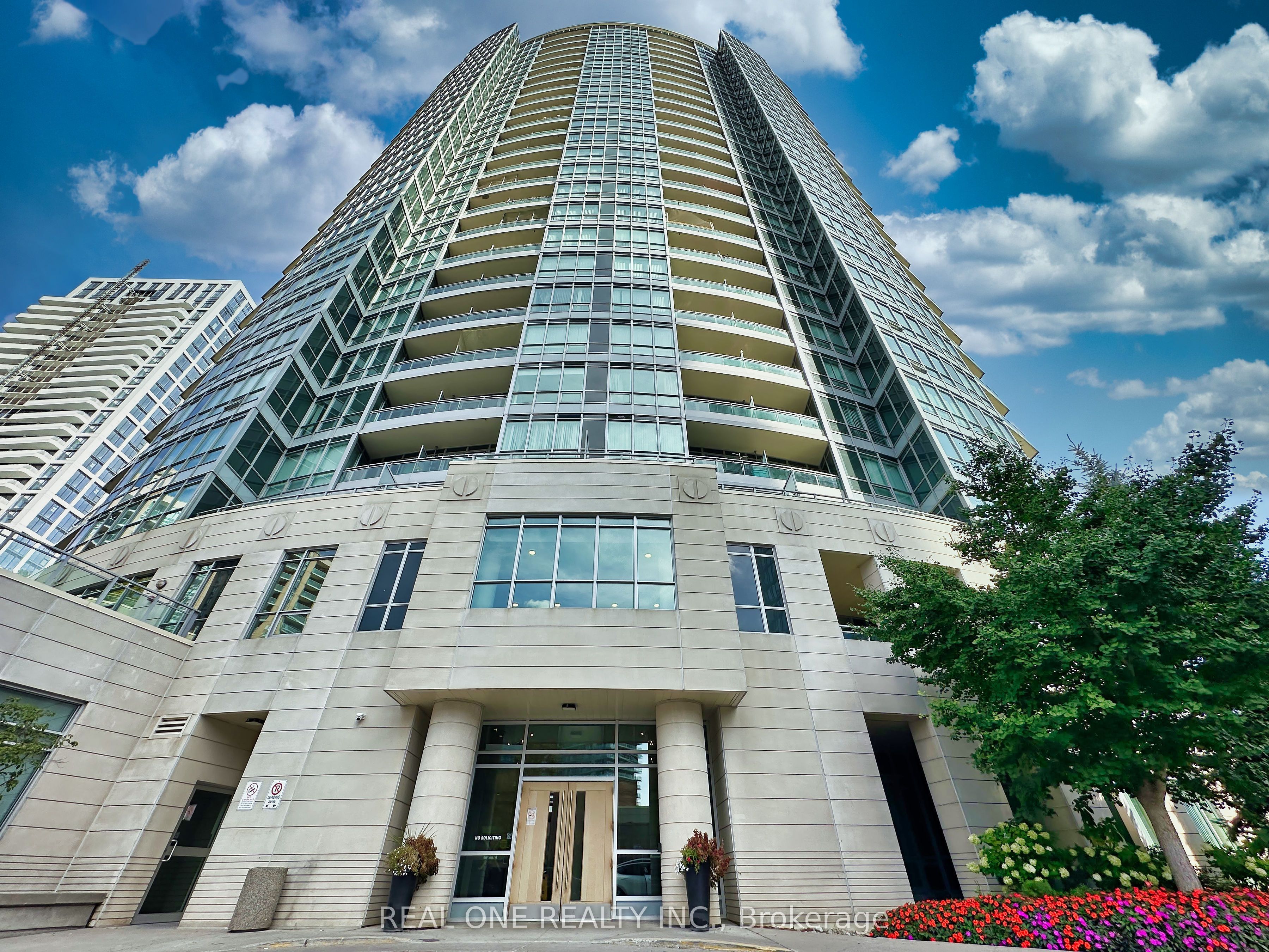 18 Holmes Avenue 2205, Toronto, ON M2N 0E1 photo 3