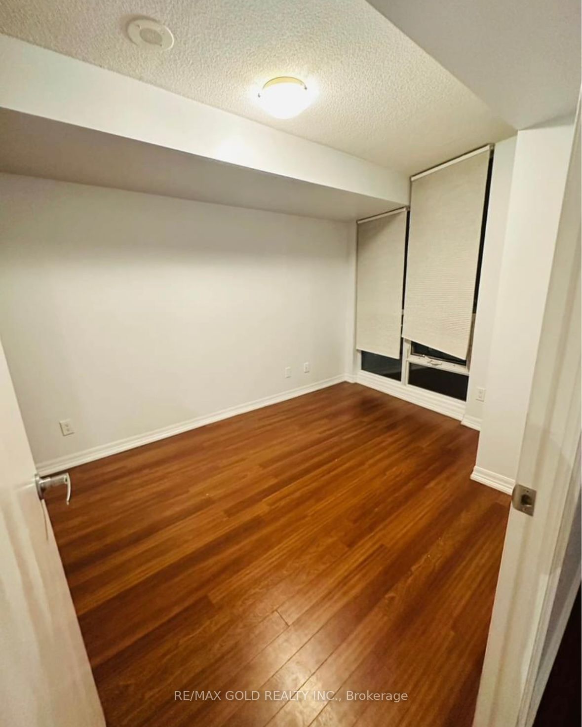 16 Yonge Street 1808, Toronto, ON M5E 2A1 photo 3