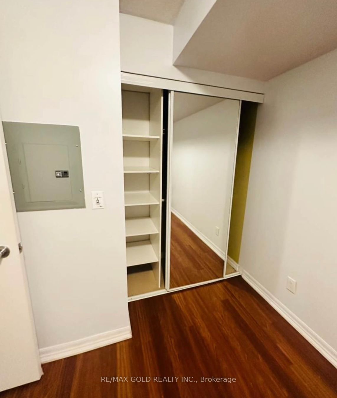 16 Yonge Street 1808, Toronto, ON M5E 2A1 photo 4