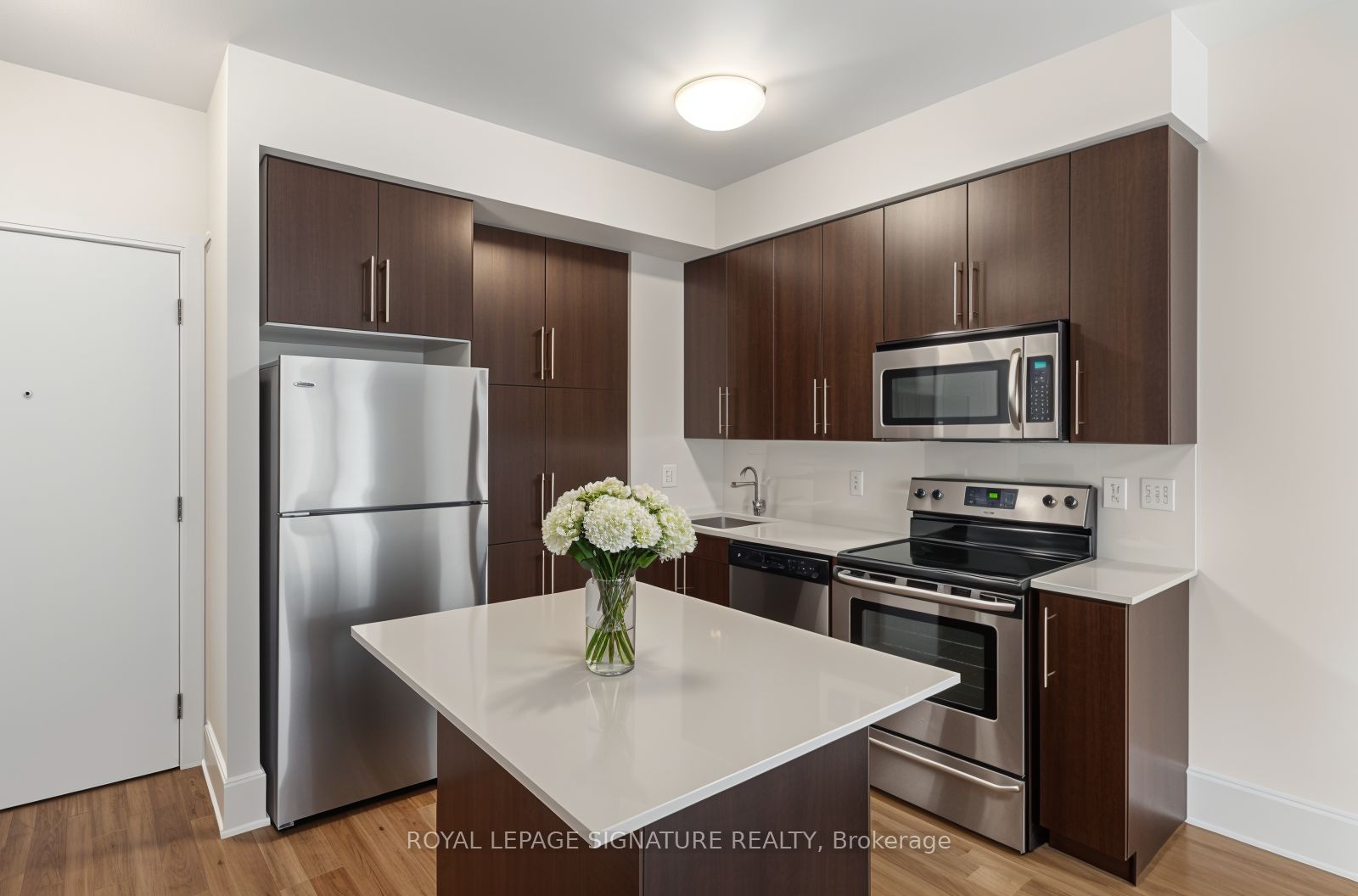 105 Harrison Garden Boulevard GV105, Toronto, ON M2N 0C3 photo 3