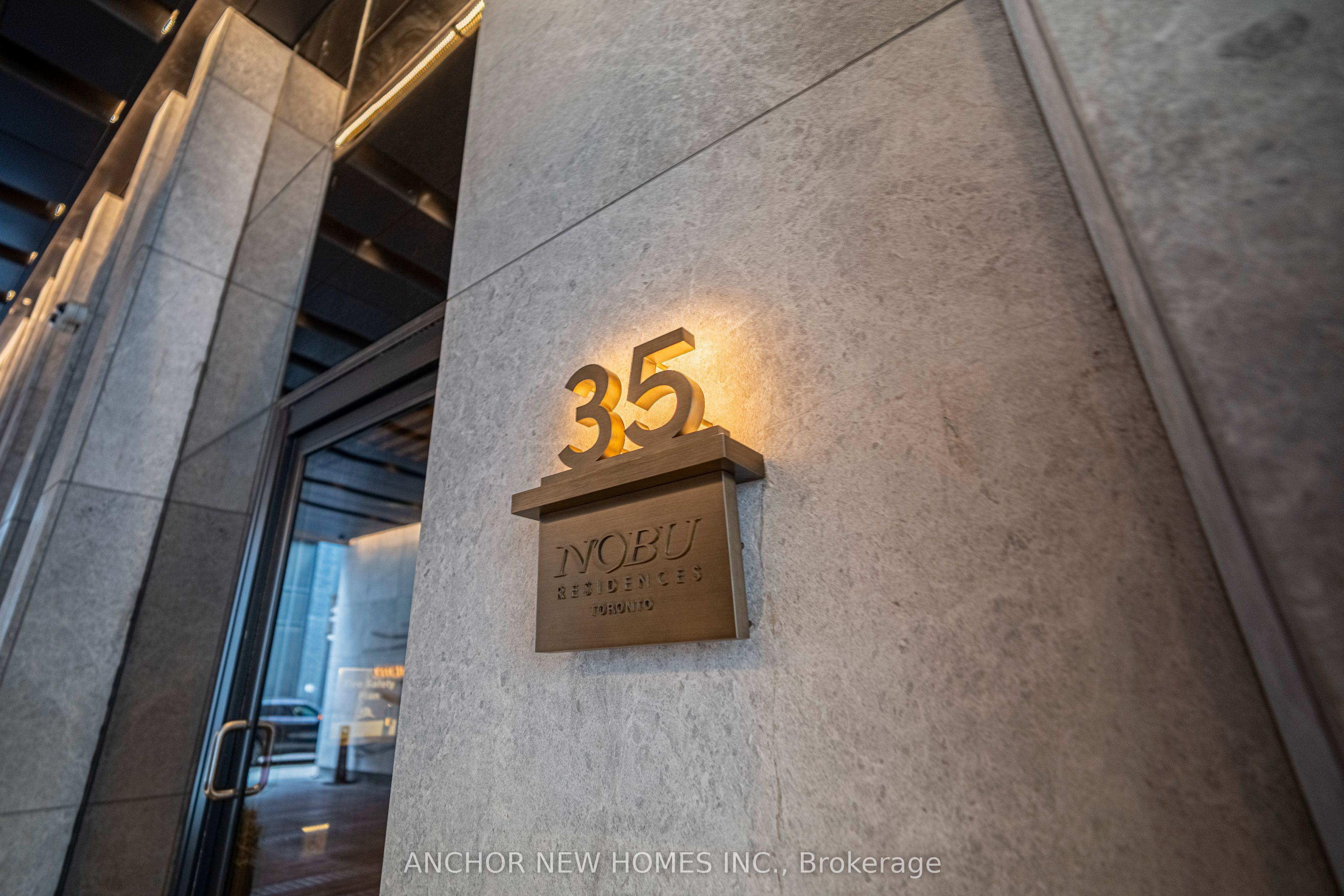 35 Mercer Street 3114, Toronto, ON M5V 1H2