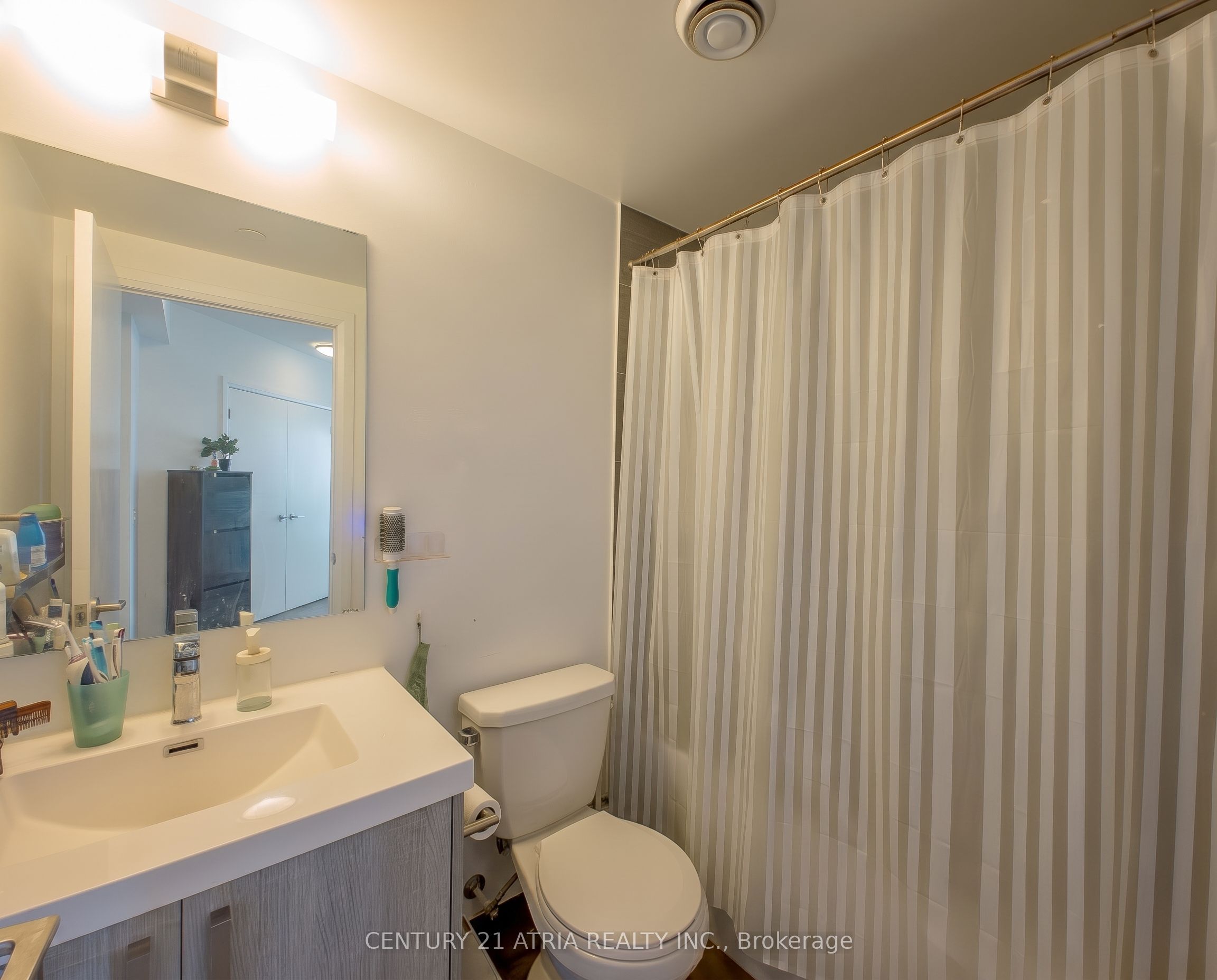 77 Mutual Street 2403, Toronto, ON M5B 0B9 photo 4