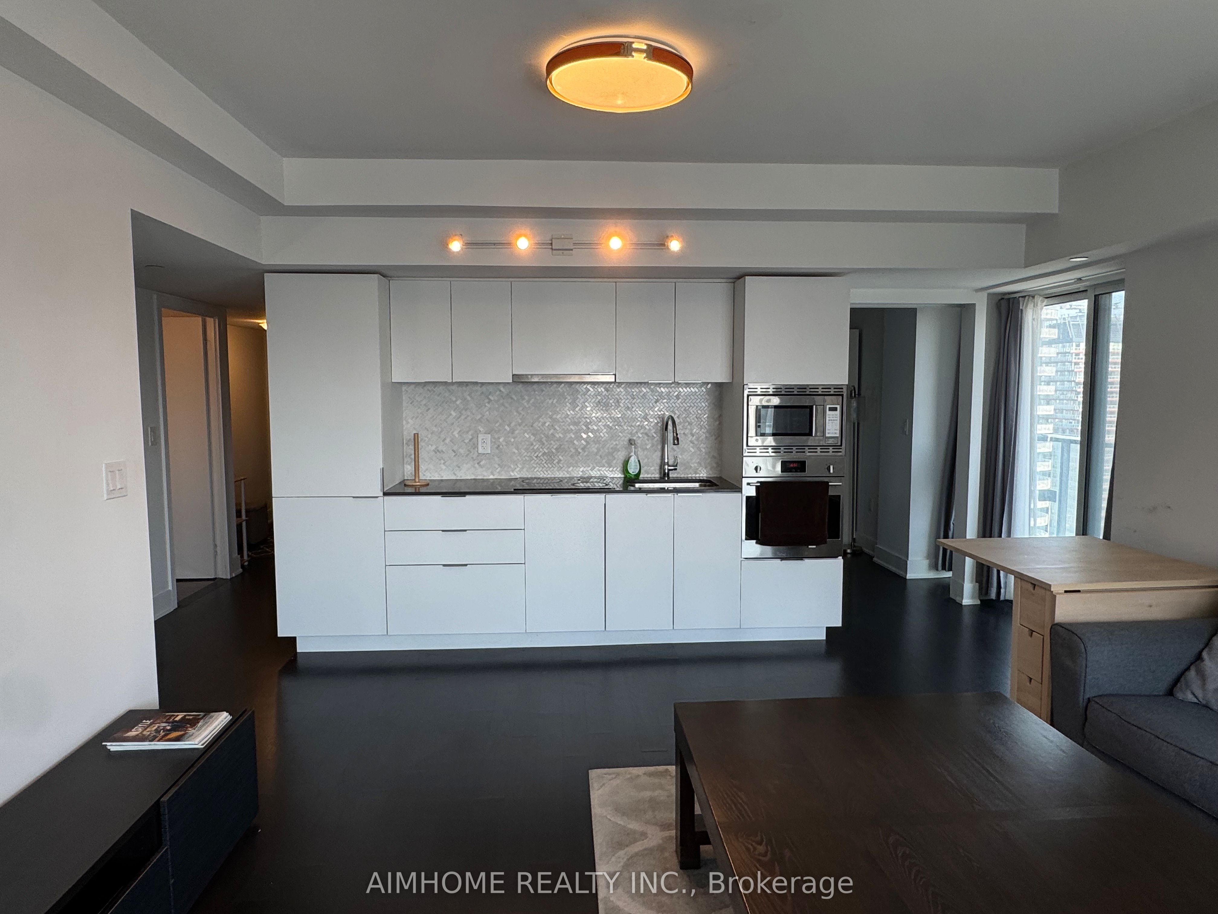 955 Bay Street 2107, Toronto, ON M5S 2A2