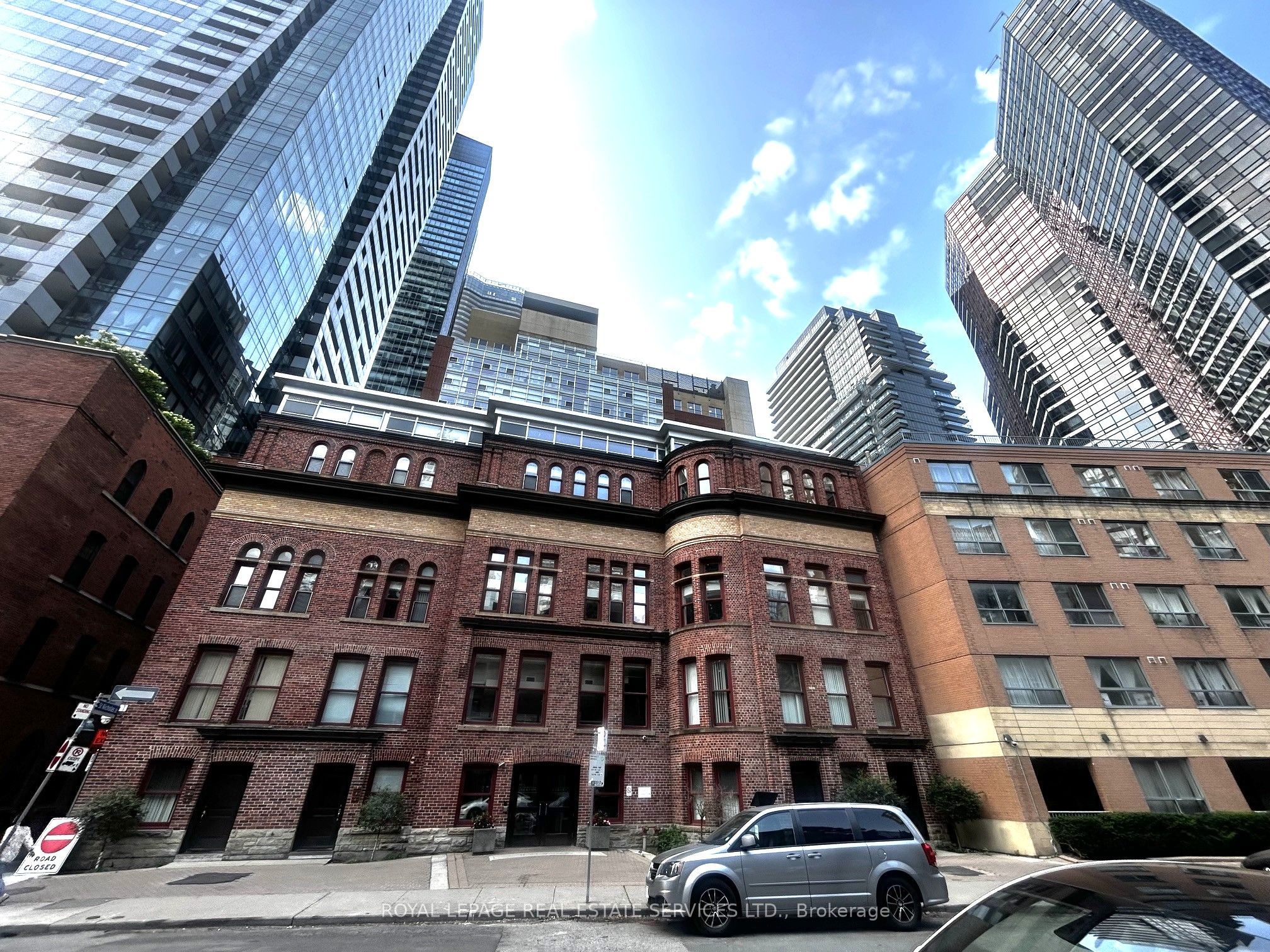 11 St. Joseph Street 1404, Toronto, ON M4Y 3G4