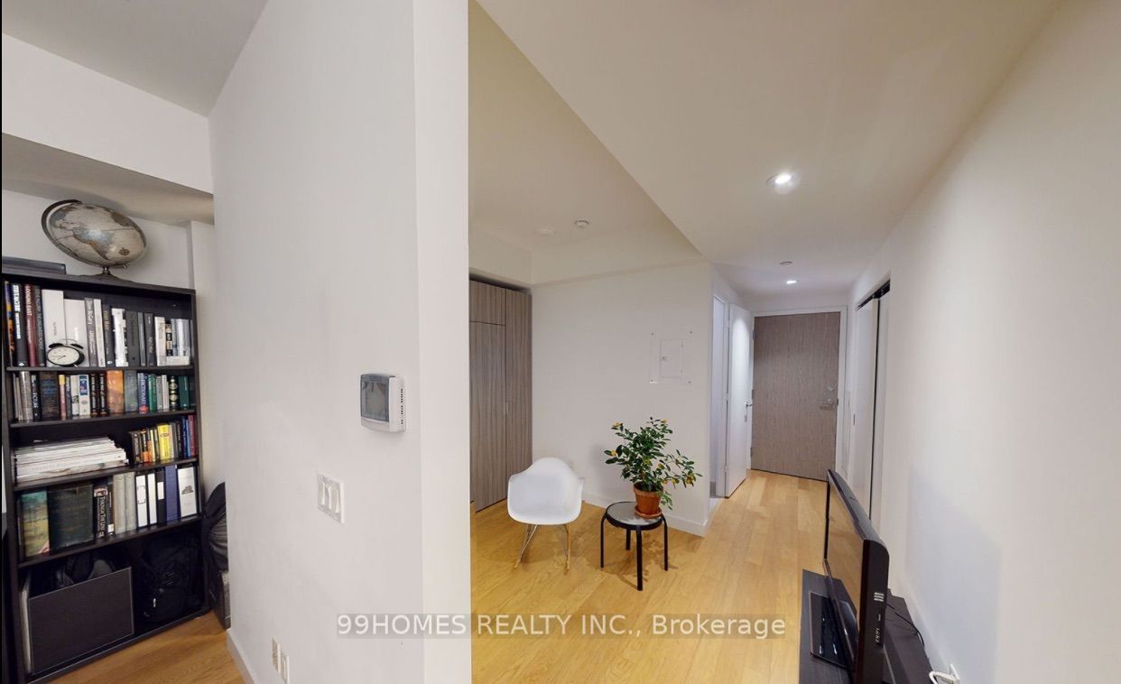 215 Queen Street W 703, Toronto, ON M5V 0P5 photo 4