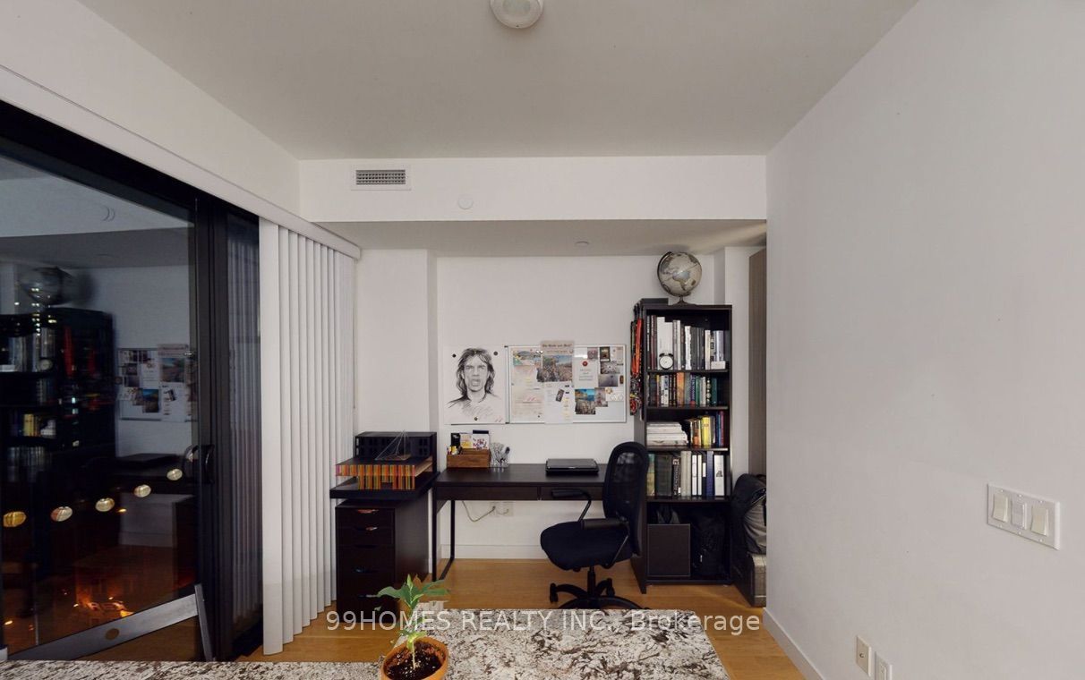 215 Queen Street W 703, Toronto, ON M5V 0P5 photo 5