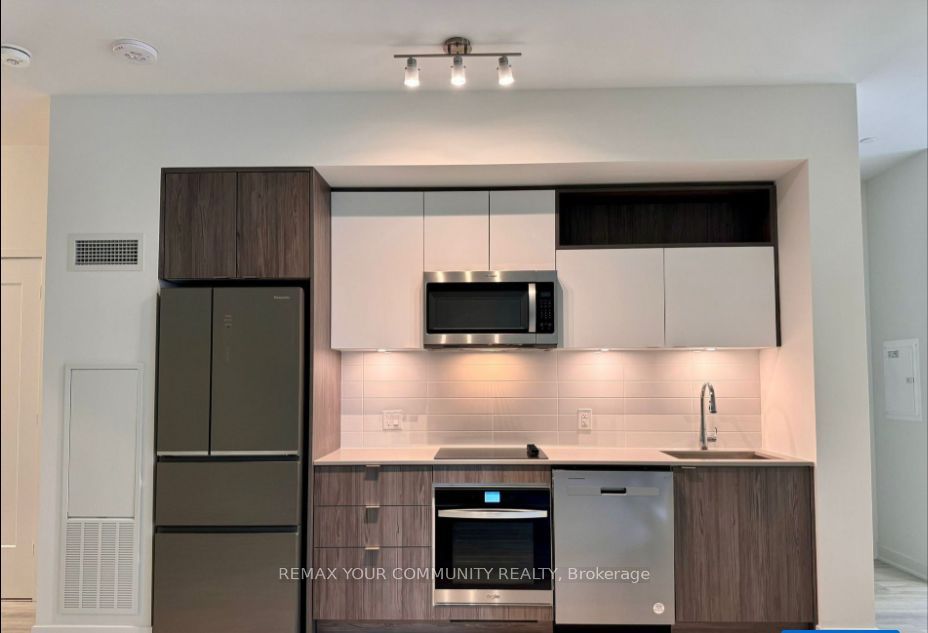60 Princess Avenue 102 SE, Toronto, ON M5A 2C7 photo 2