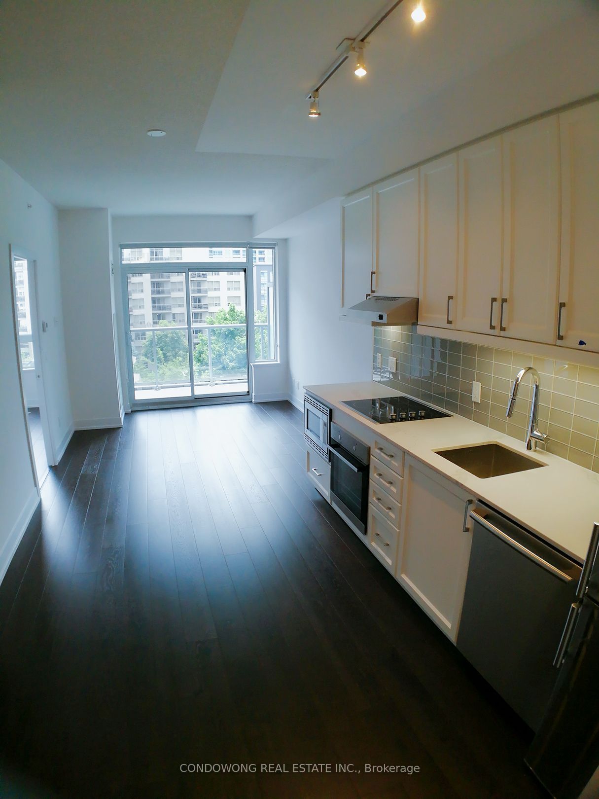 7 Kenaston Gardens 325, Toronto, ON M2K 0E9