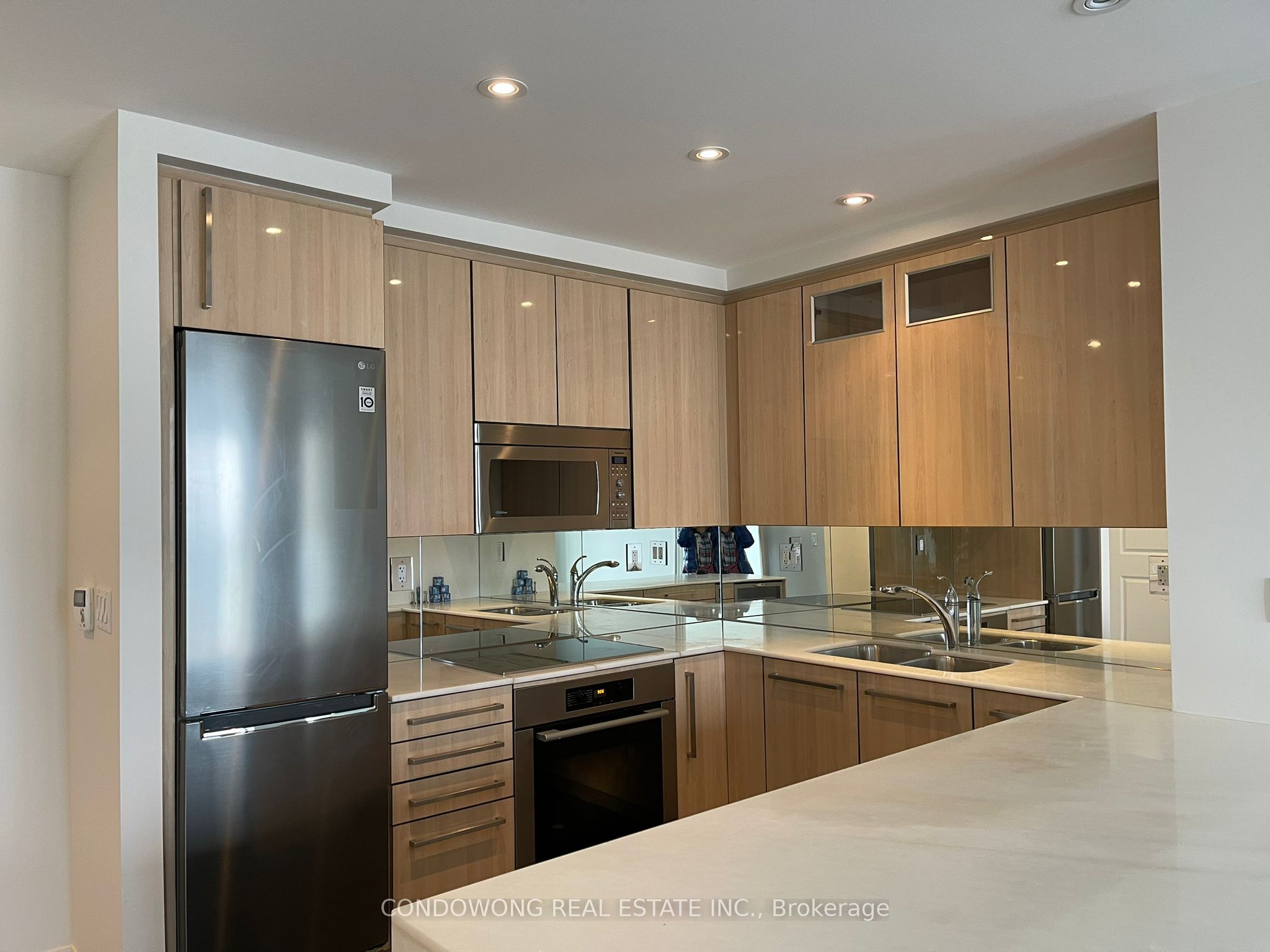 1 Bedford Road 2103, Toronto, ON M5R 2B5 photo 2