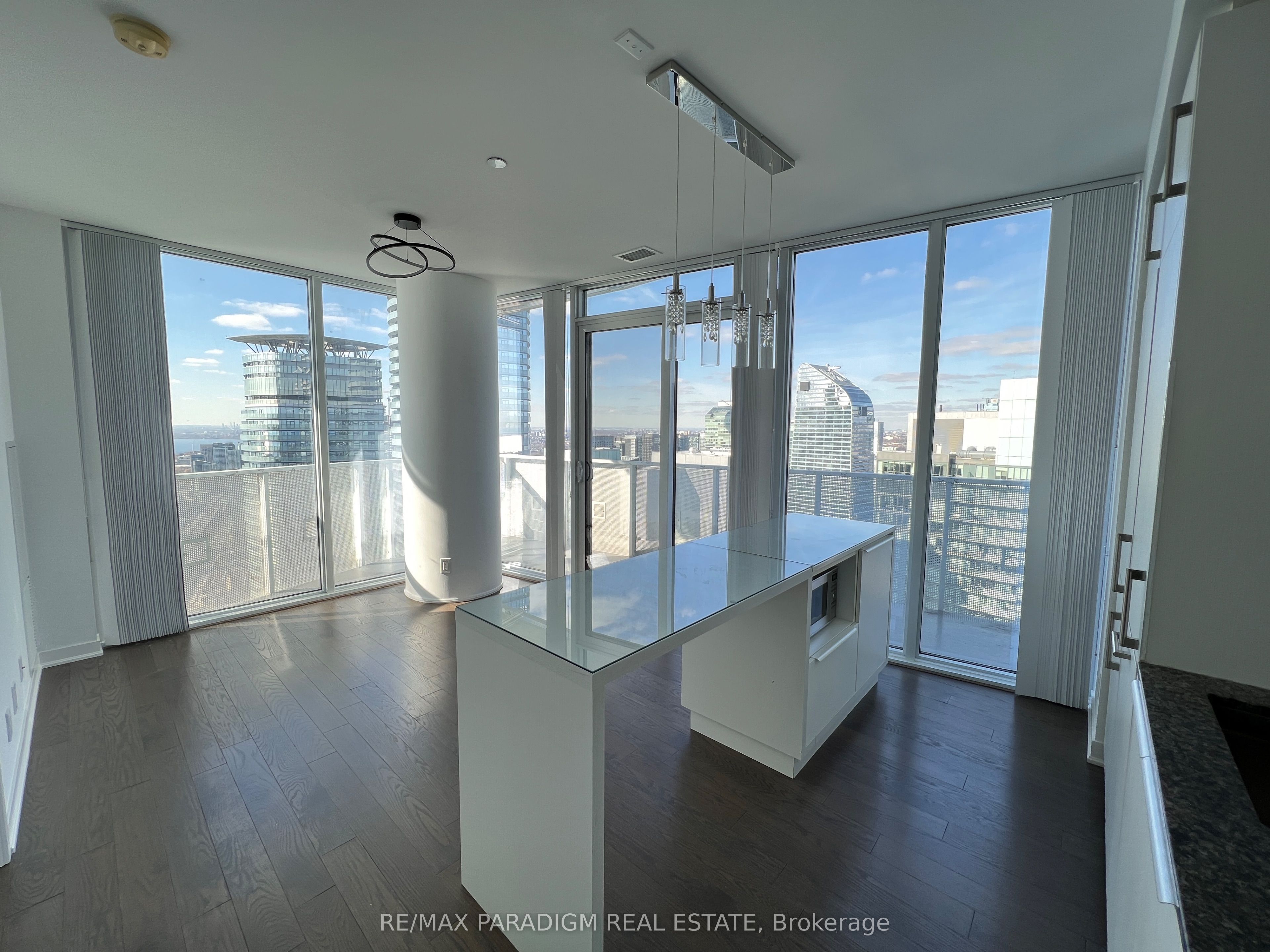 100 Harbour Street 6002, Toronto, ON M5J 2T5 photo 3