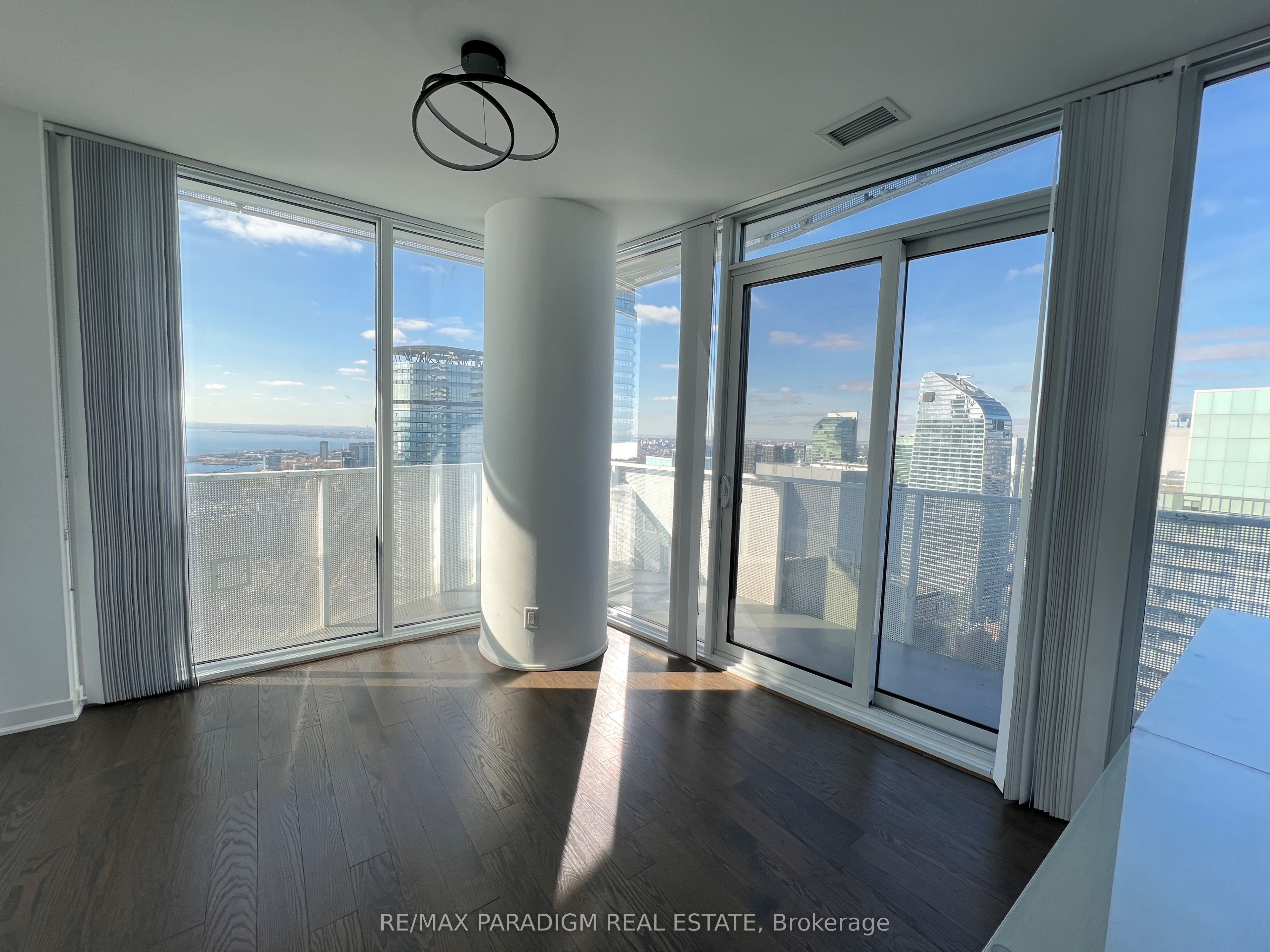 100 Harbour Street 6002, Toronto, ON M5J 2T5 photo 4
