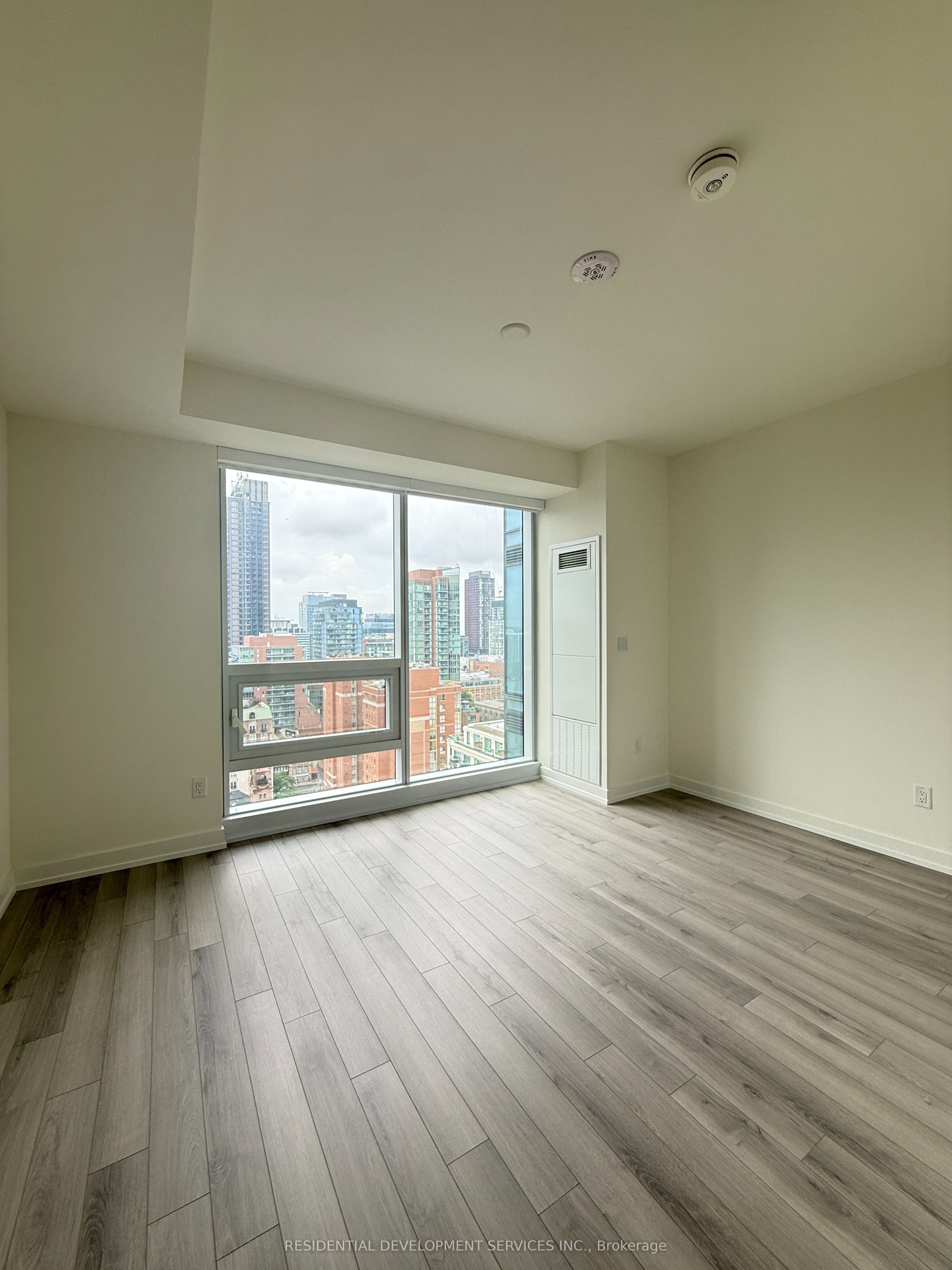 89 Chruch Street 2105, Toronto, ON M5C 0B7 photo 2