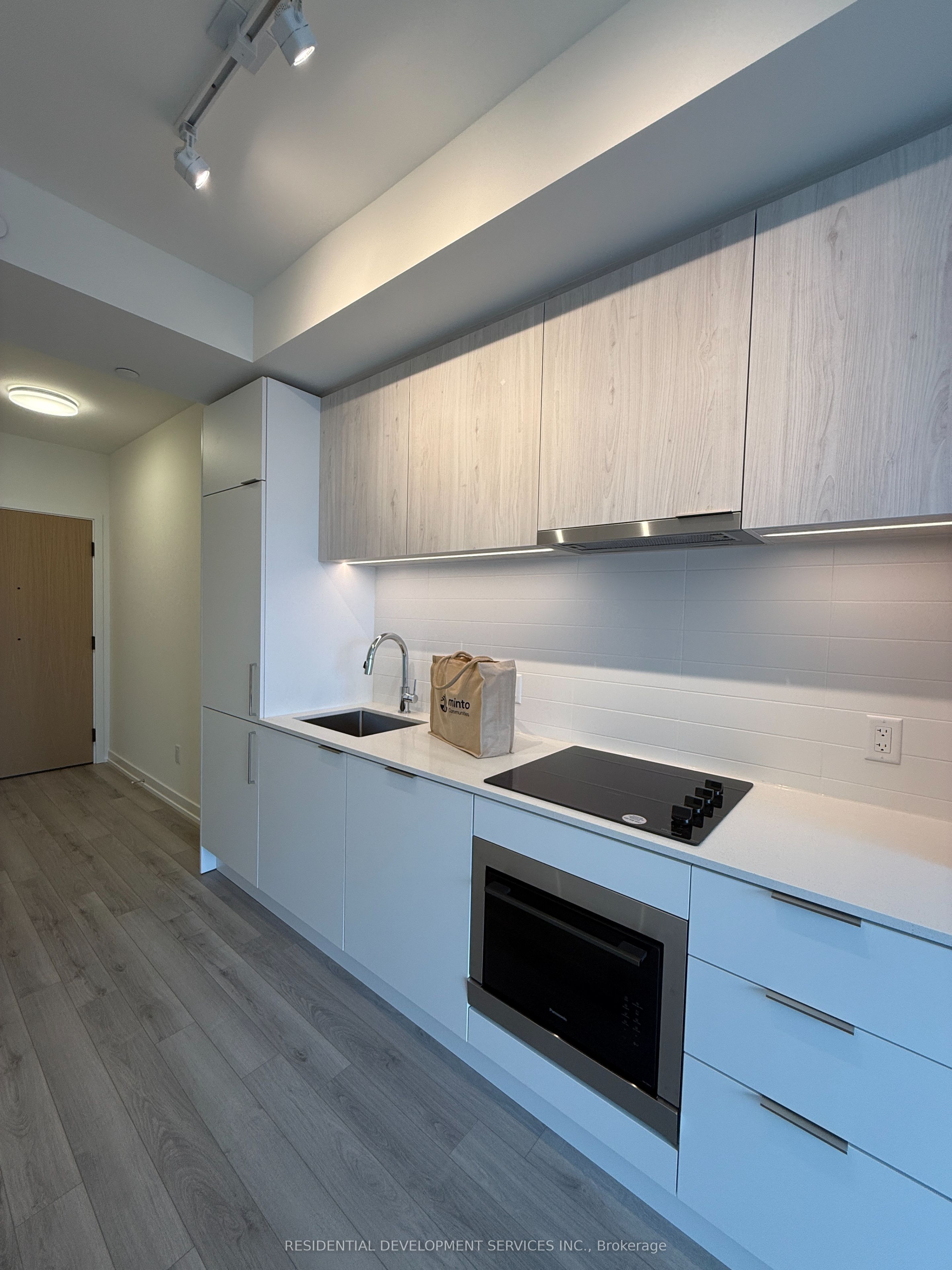 89 Chruch Street 2105, Toronto, ON M5C 0B7 photo 5