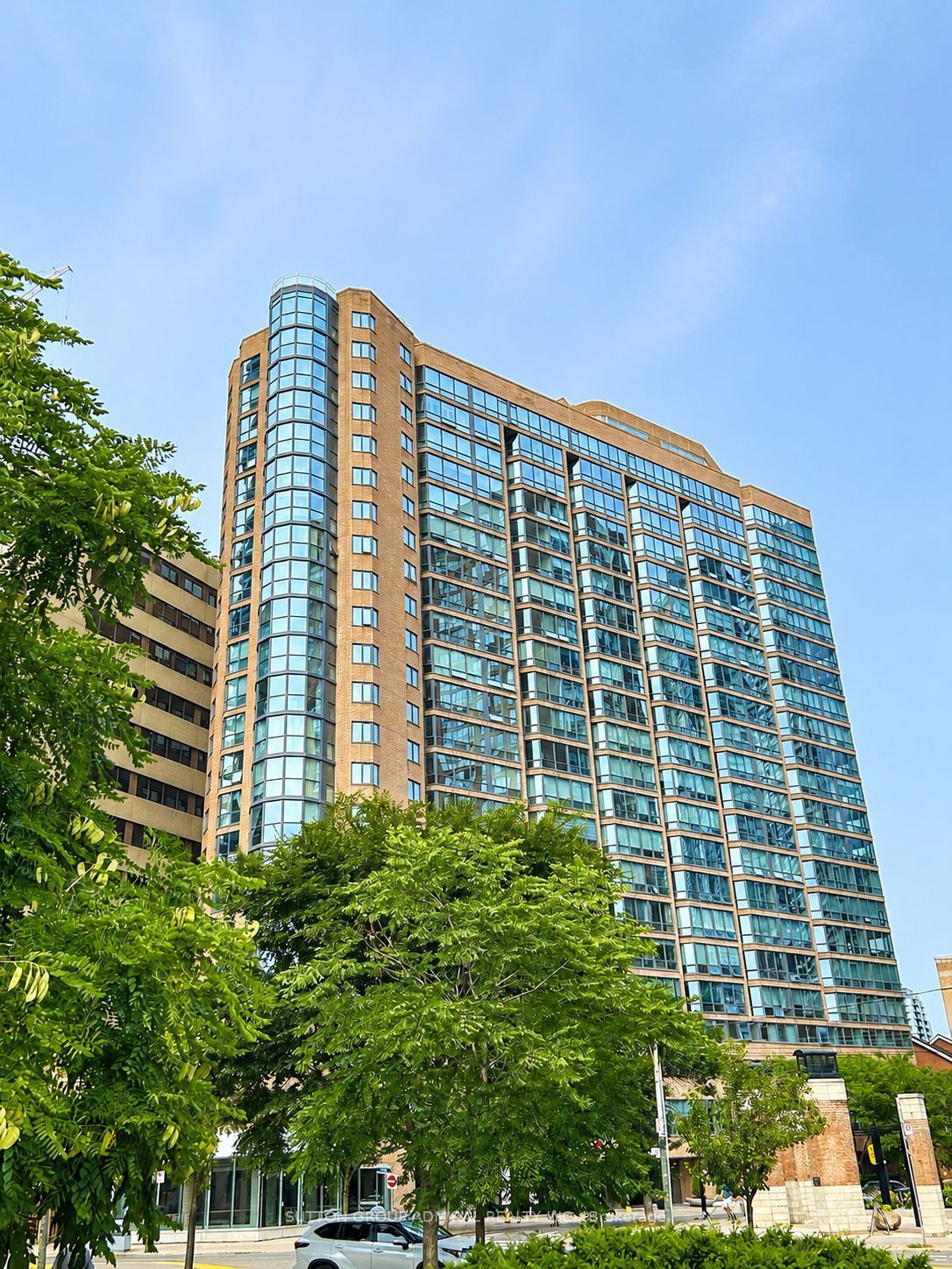 1055 Bay Street 1611, Toronto, ON M5S 3A3 photo 2