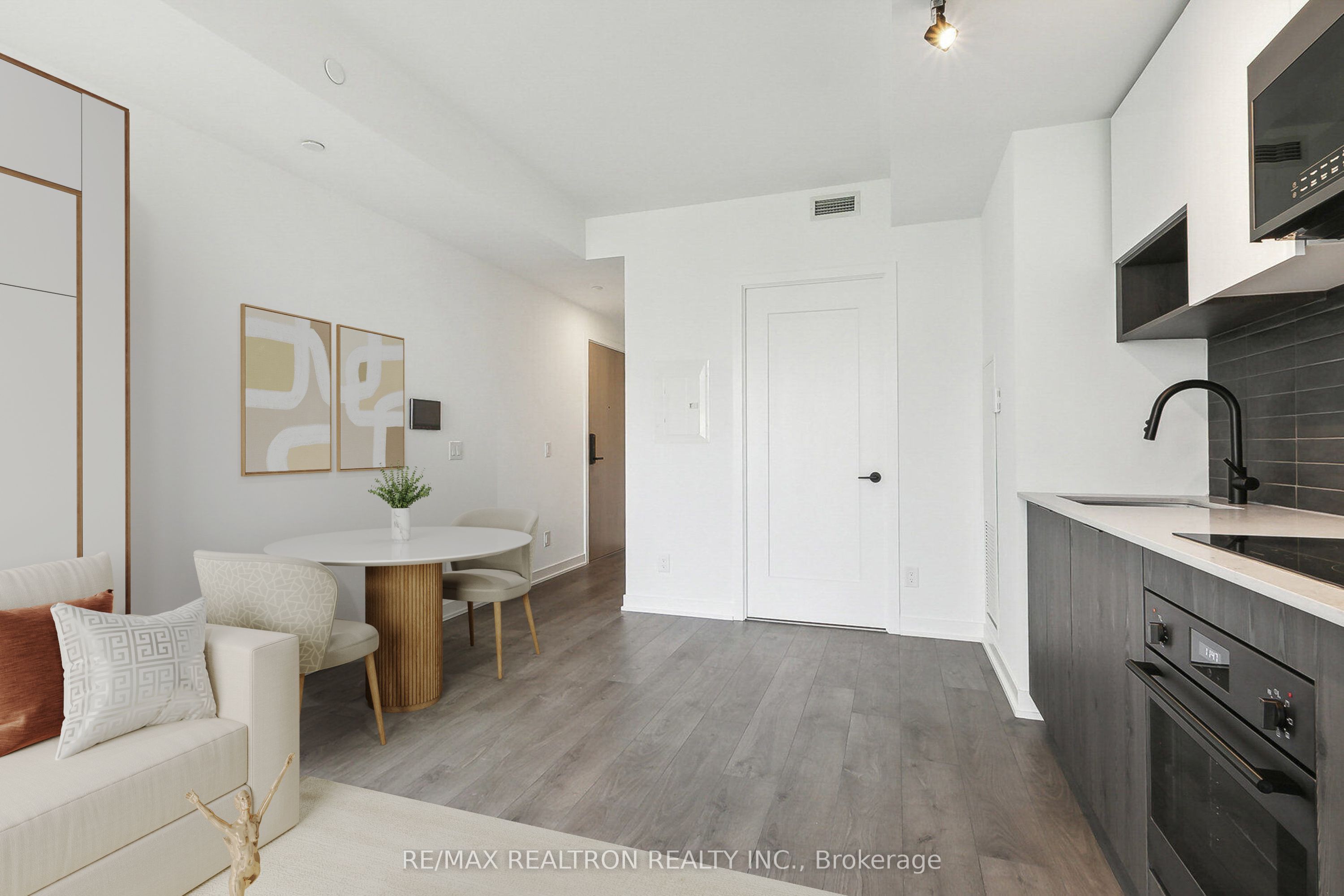 5 Defries Street 722, Toronto, ON M5A 0W7 photo 3