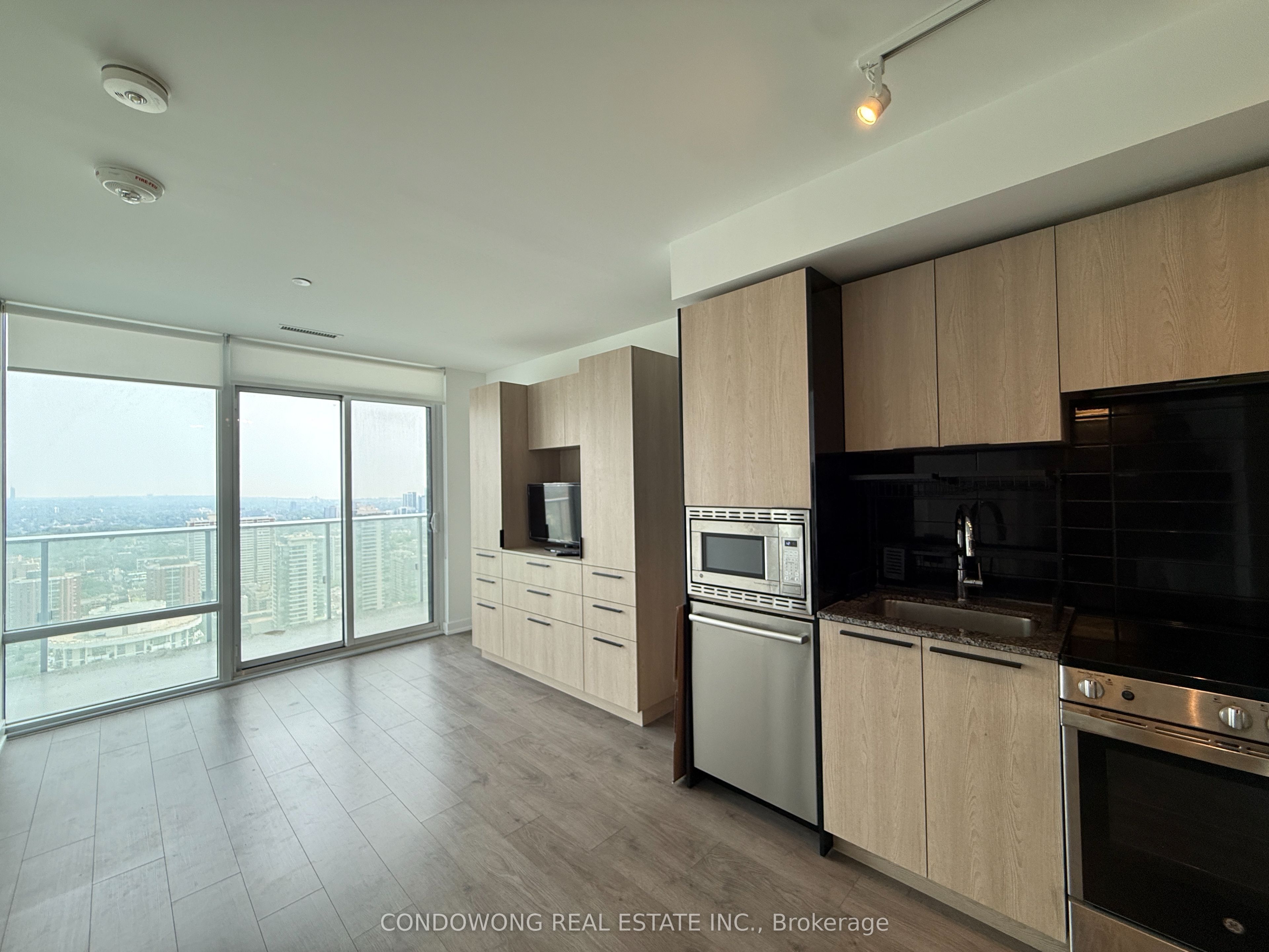 501 Yonge Street 3606, Toronto, ON M4Y 0G8 photo 3
