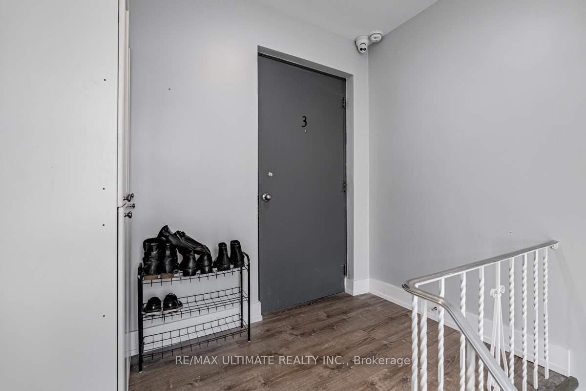 248 Wilmington Avenue 2nd Fl., Toronto, ON M3H 5K3 photo 2