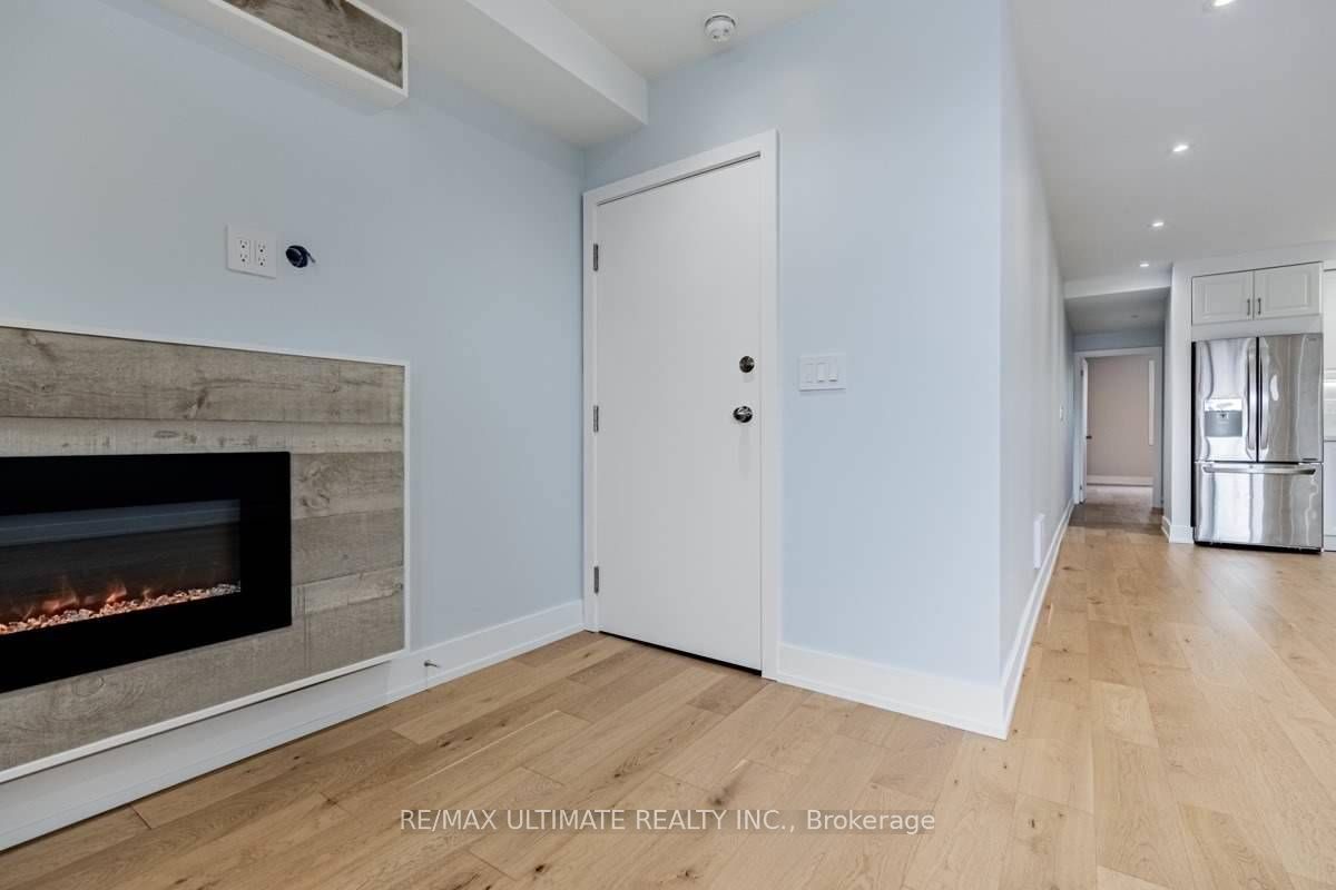 248 Wilmington Avenue 2nd Fl., Toronto, ON M3H 5K3 photo 3