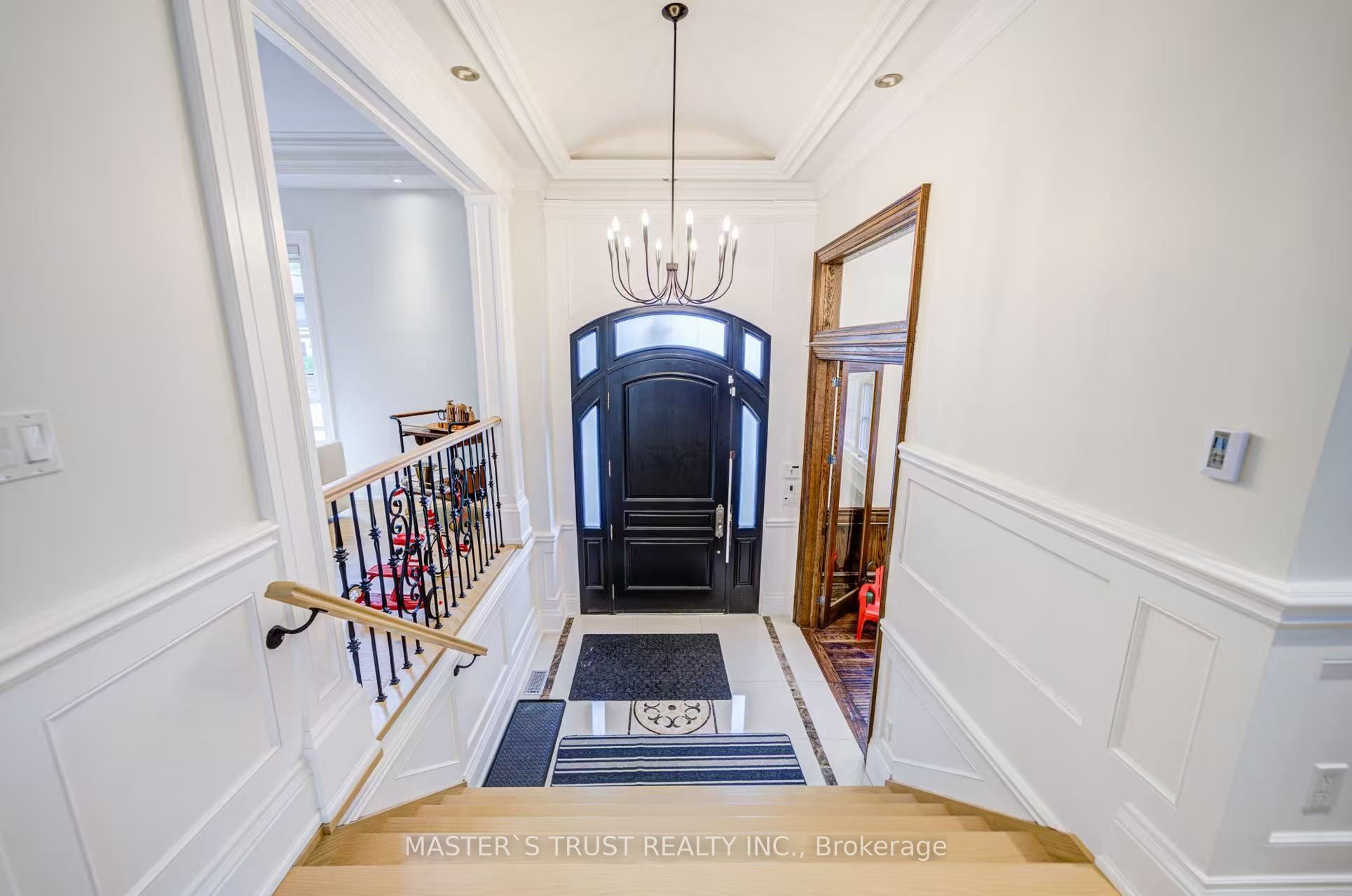 103 Burndale Avenue, Toronto, ON M2N 1S8 photo 2