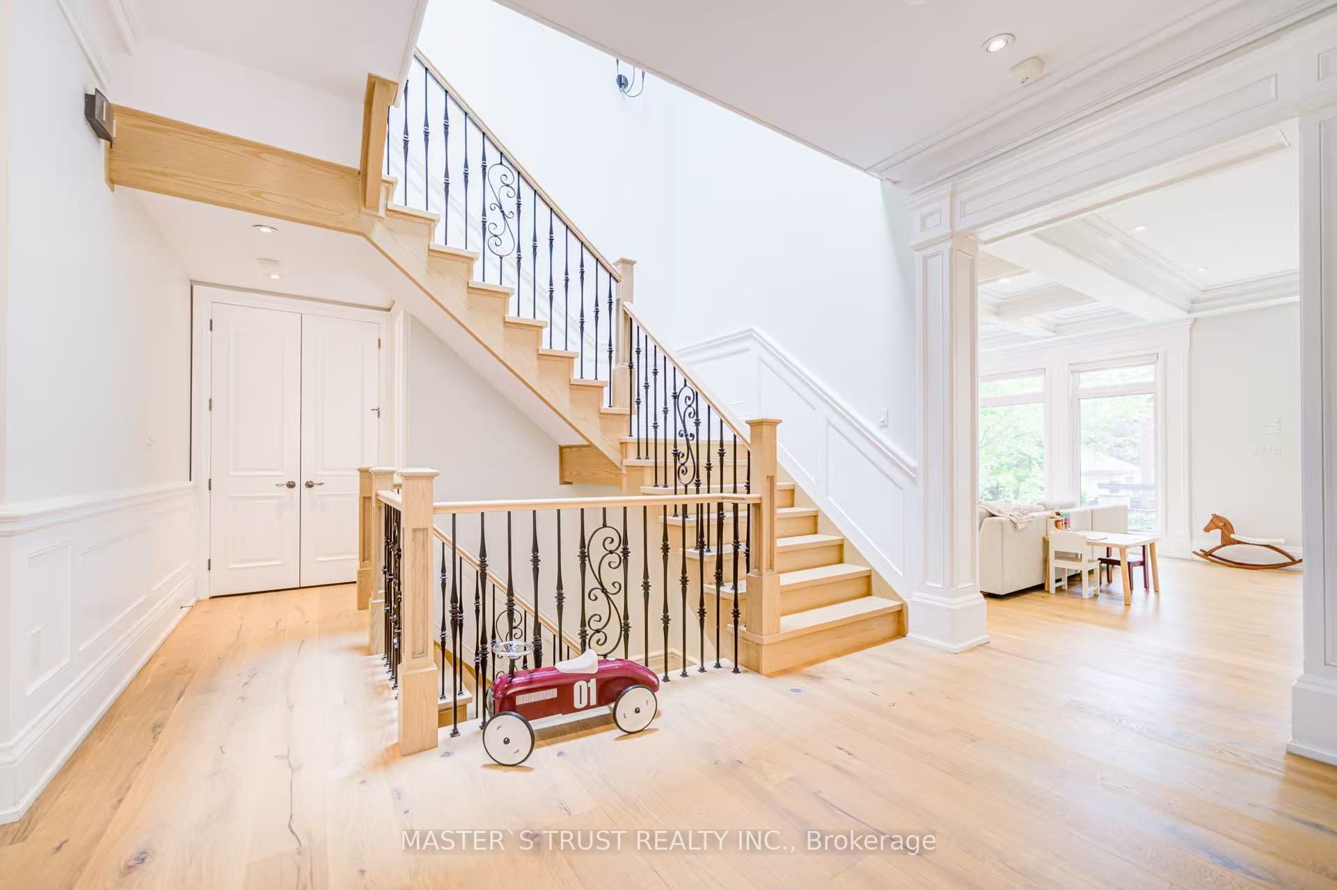 103 Burndale Avenue, Toronto, ON M2N 1S8 photo 4