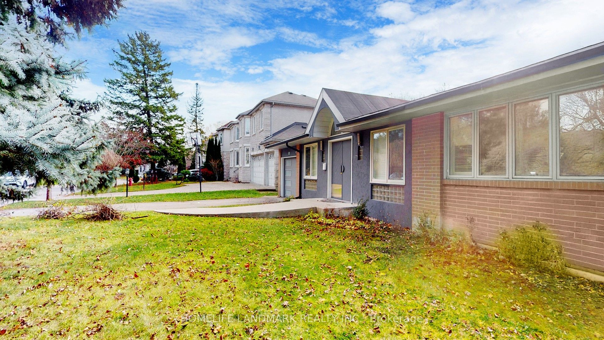1 Malabar Place, Toronto, ON M3B 1A4 photo 3