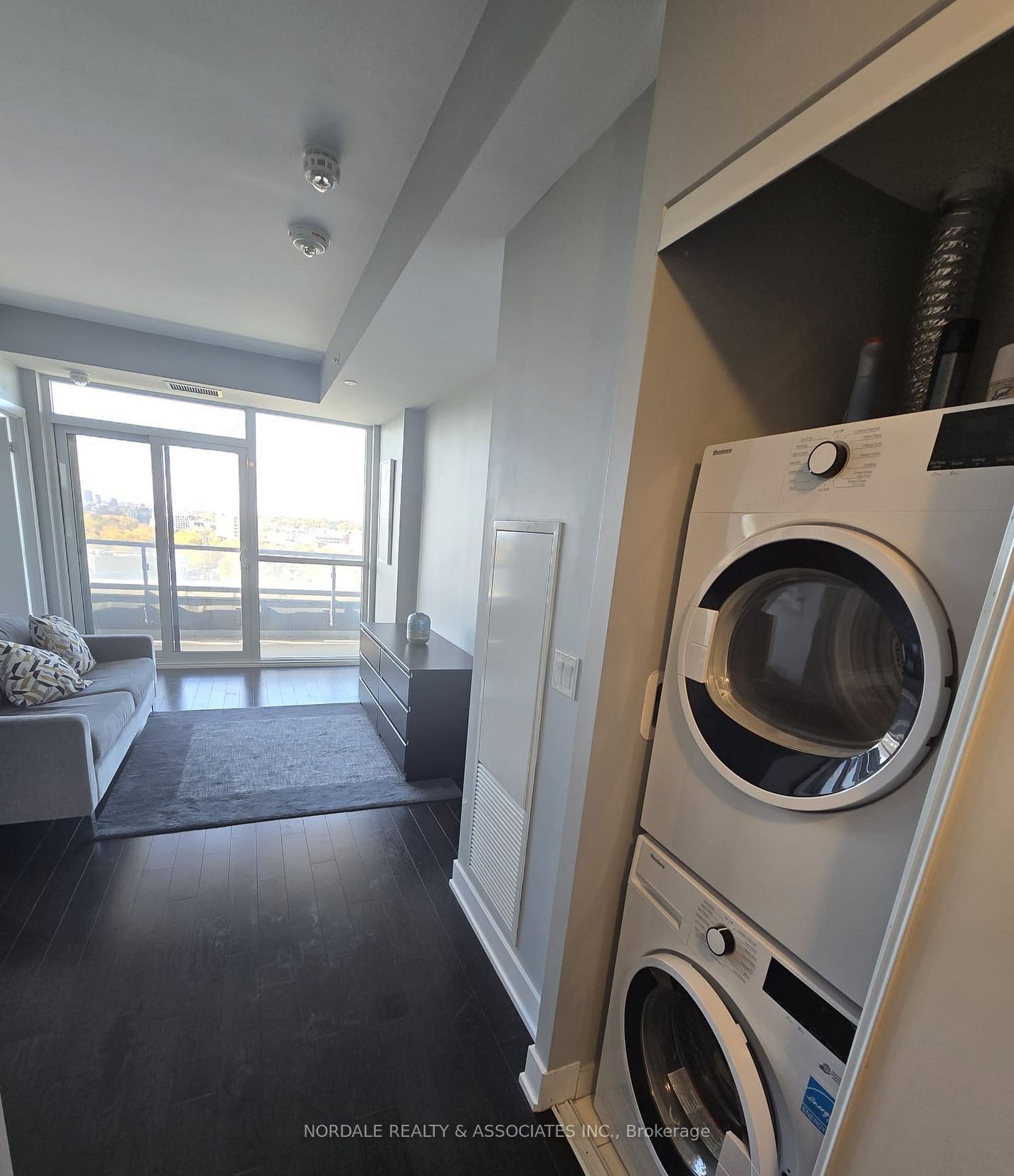 181 Bedford Road 1501, Toronto, ON M5R 0A5 photo 5