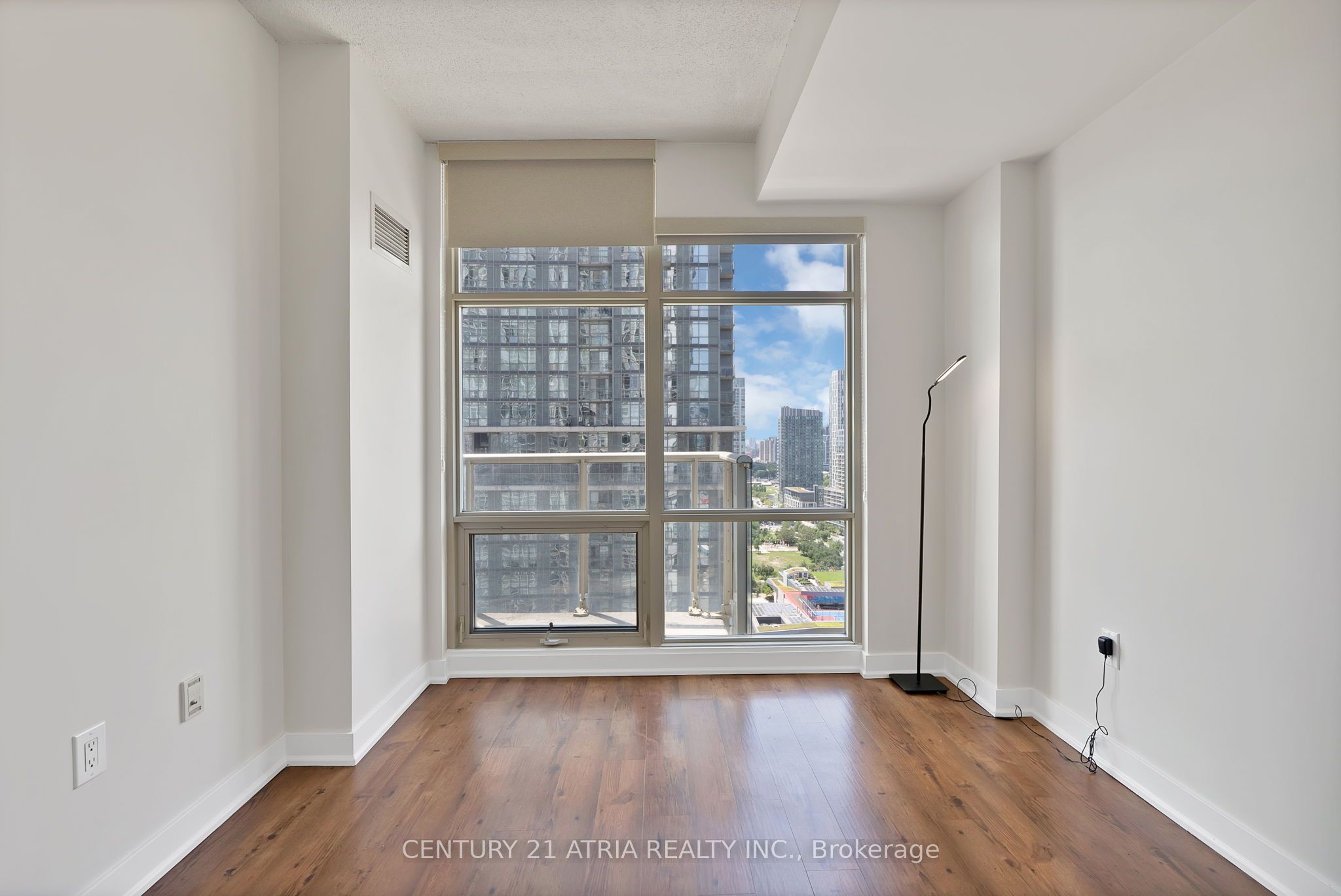 35 Mariner Terrace 2702, Toronto, ON M5V 3V9 photo 2