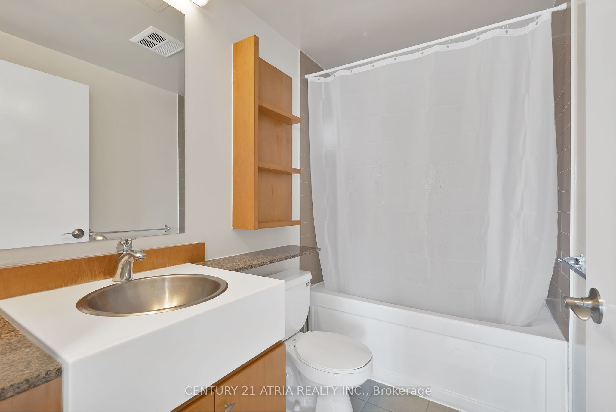 35 Mariner Terrace 2702, Toronto, ON M5V 3V9 photo 4