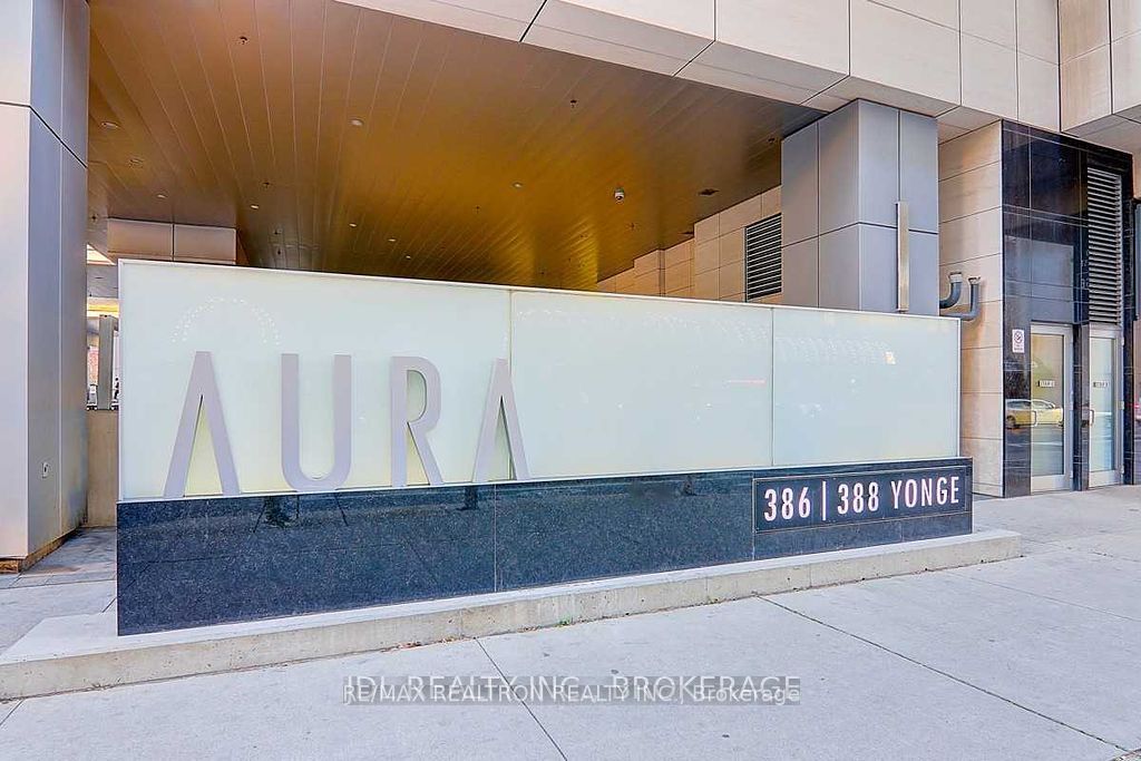 386 Yonge Street 1112, Toronto, ON M5B 0A5 photo 2