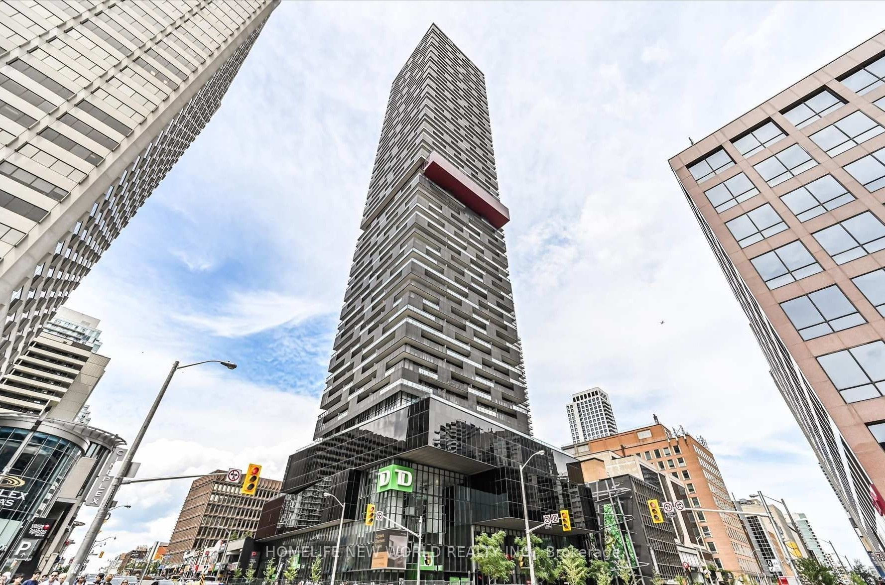 8 Eglinton Avenue E 506, Toronto, ON M4P 1A6