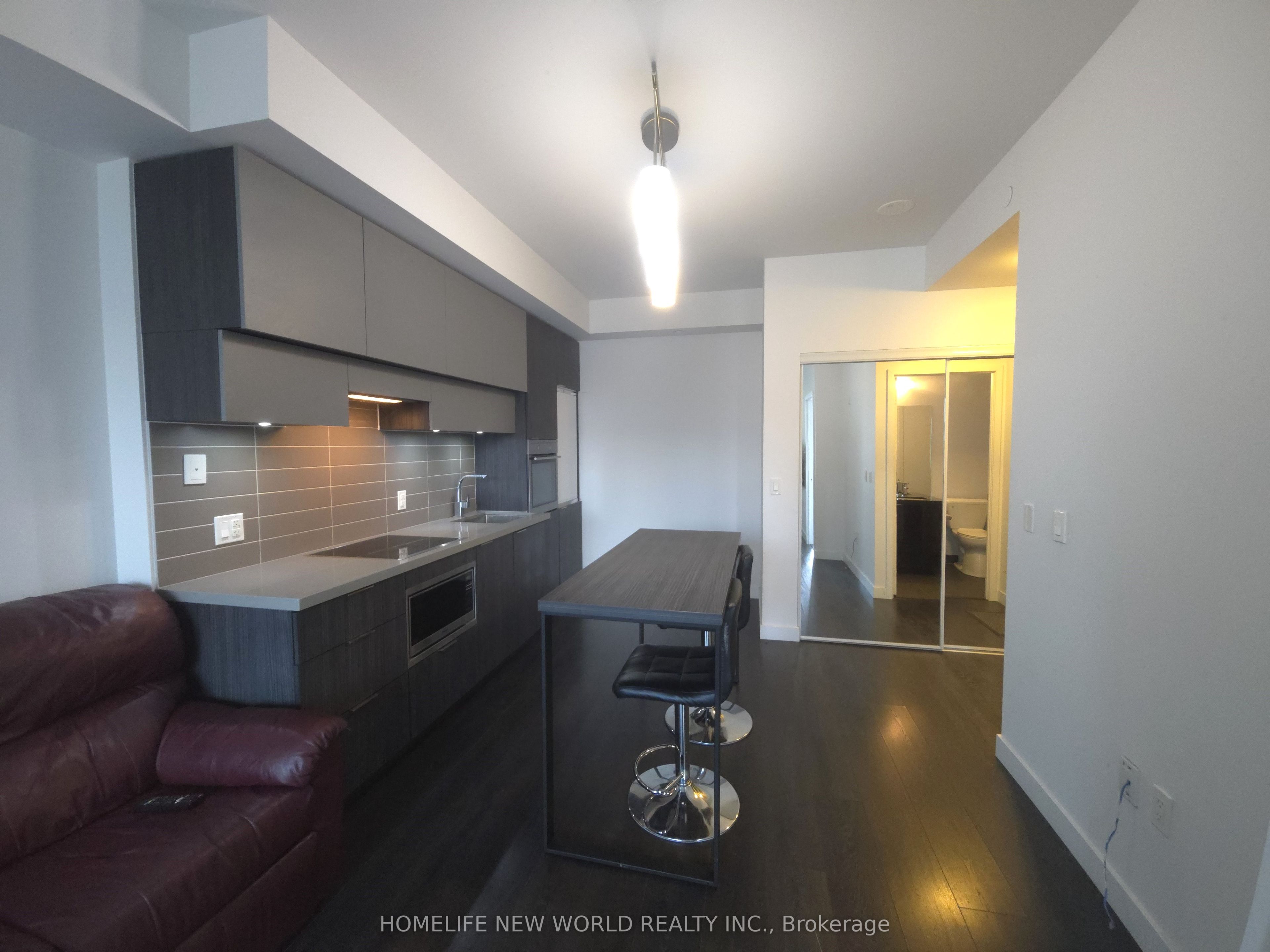 8 Eglinton Avenue E 506, Toronto, ON M4P 1A6 photo 4