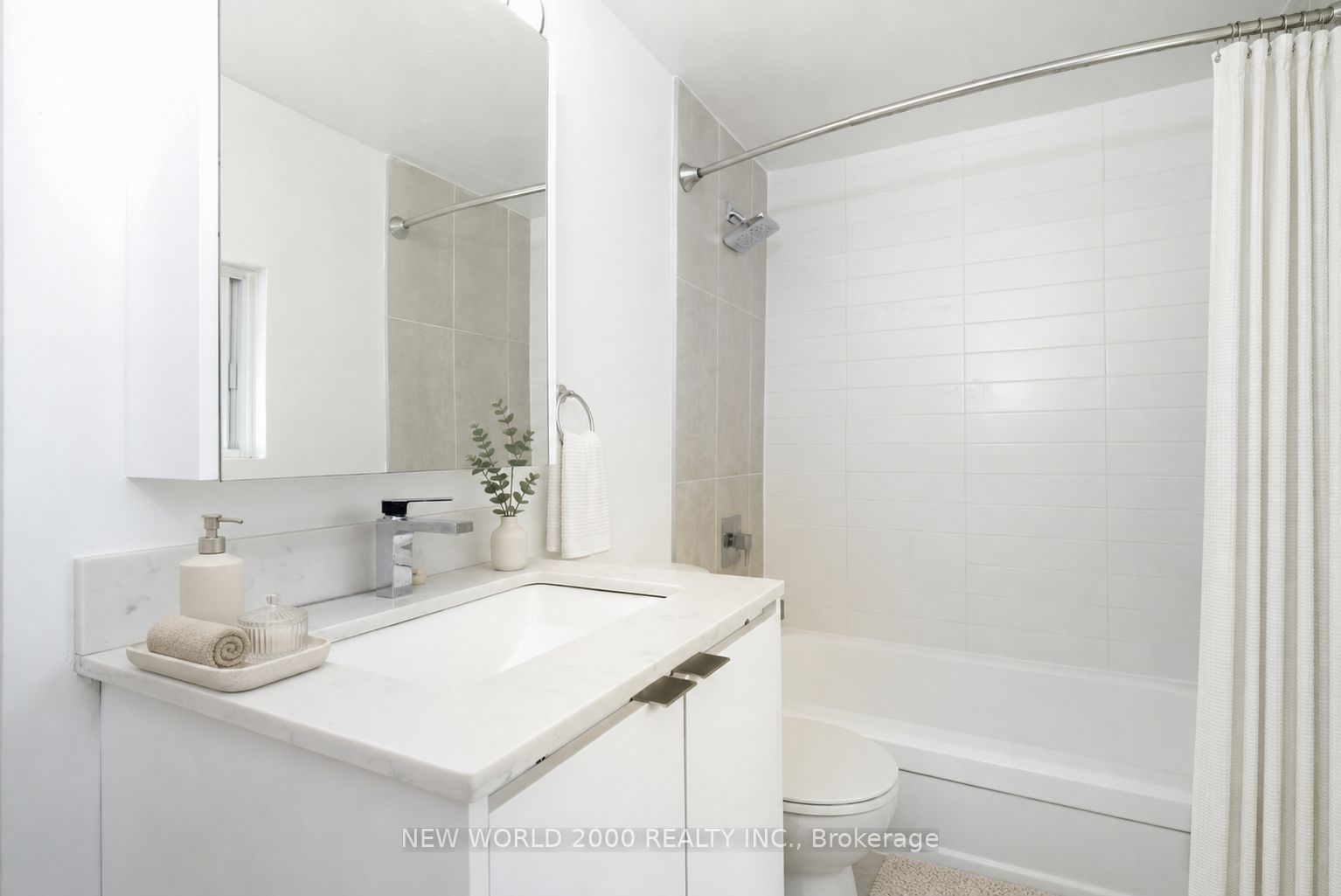 33 Erskine Avenue 611, Toronto, ON M4P 1Y6 photo 5