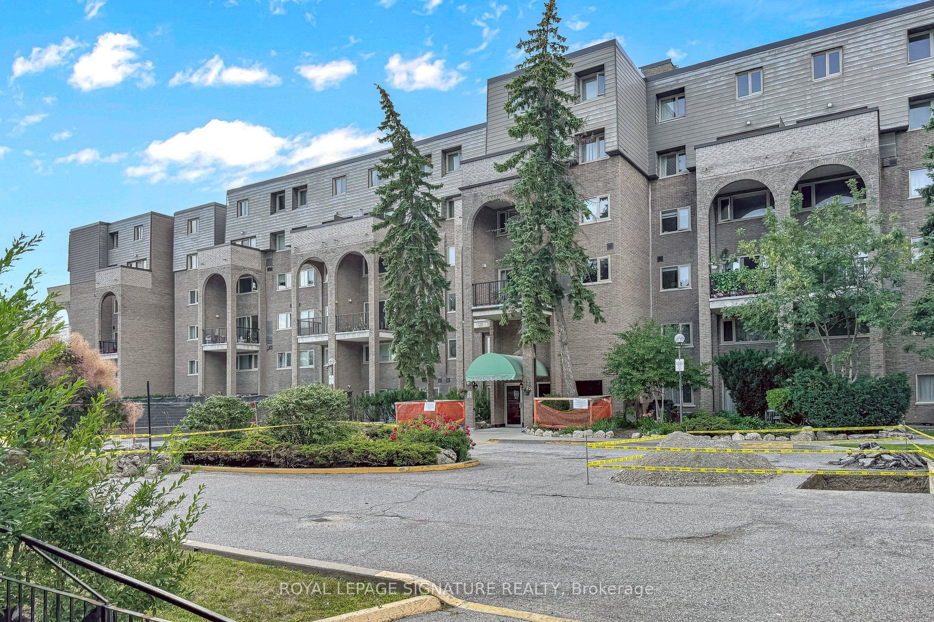 4005 Don Mills Road 220, Toronto, ON M2H 3J9